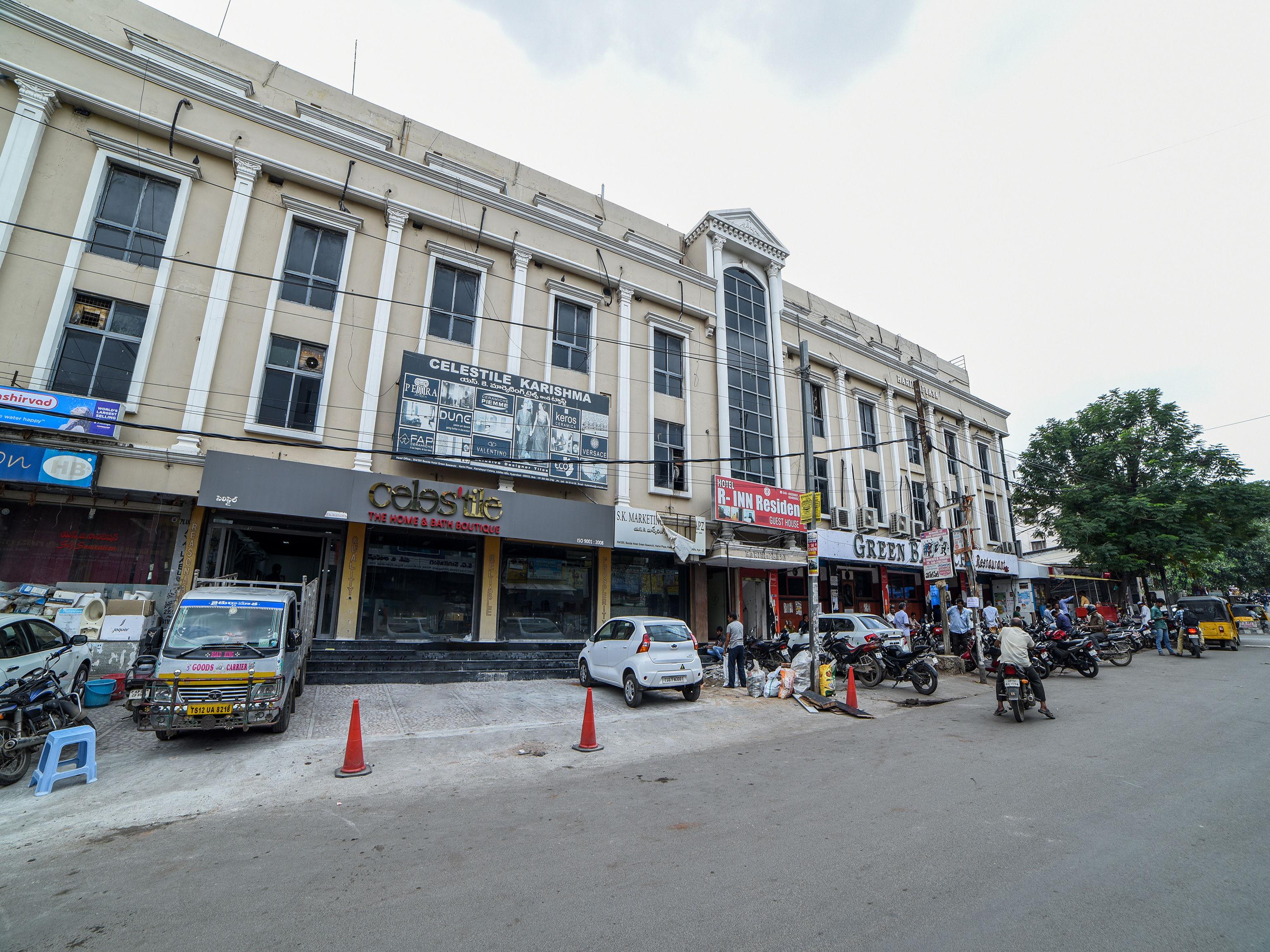 Hotel Oyo 10599 R Residency