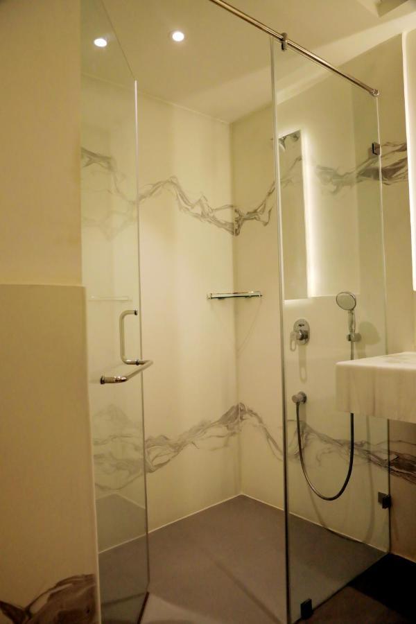 Hotel Deccan Serai Grande, Gachibowli, 4*
