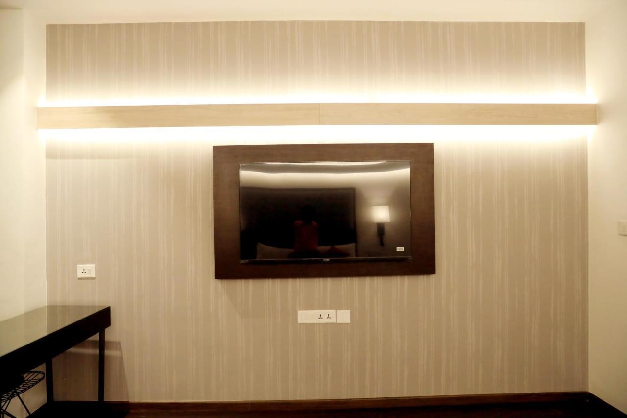 Hotel Deccan Serai Grande, Gachibowli,