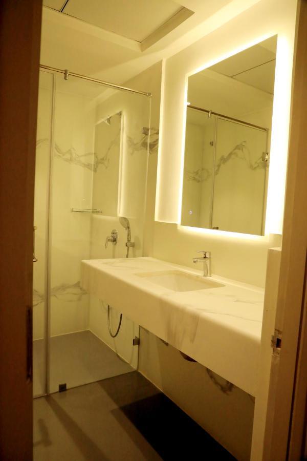 Deccan Serai Grande, Gachibowli, Hyderabad