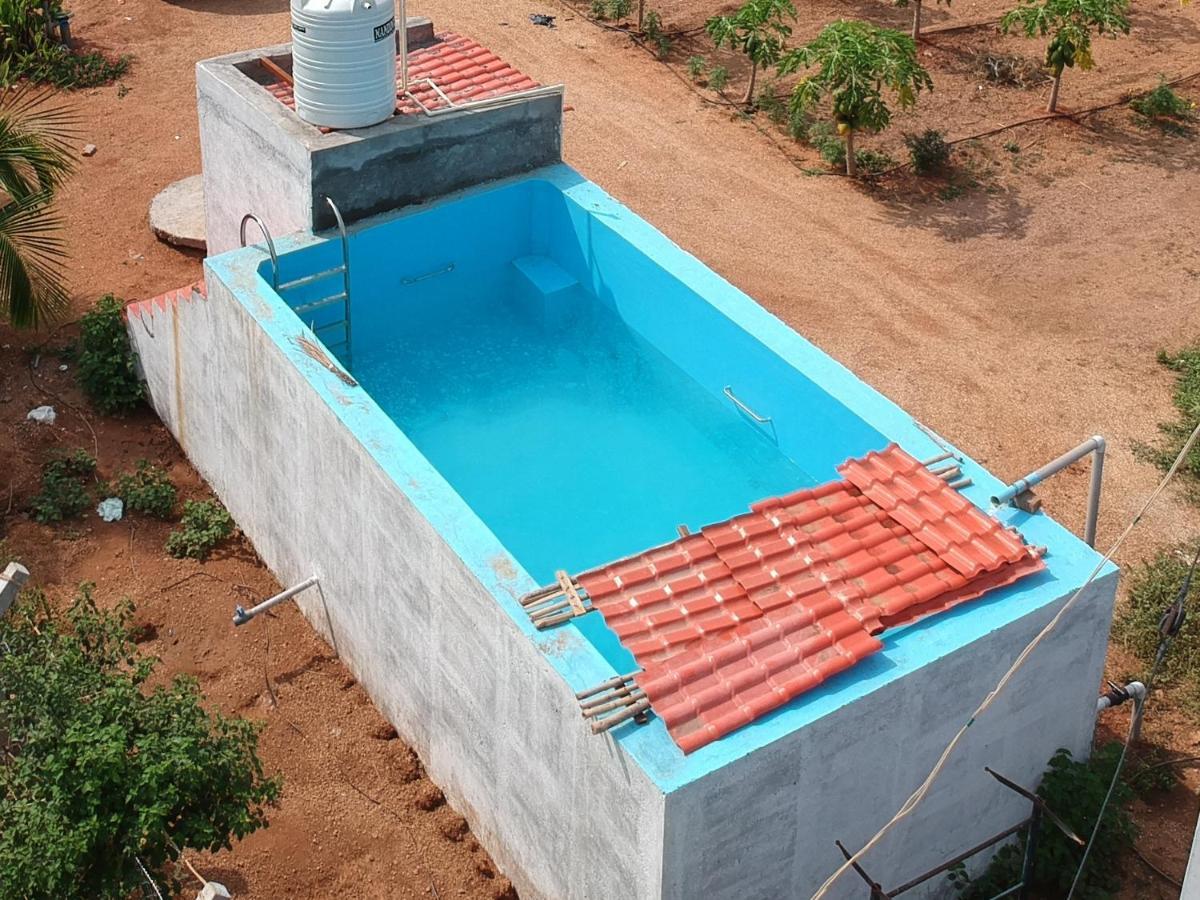 Mangohut Pool *