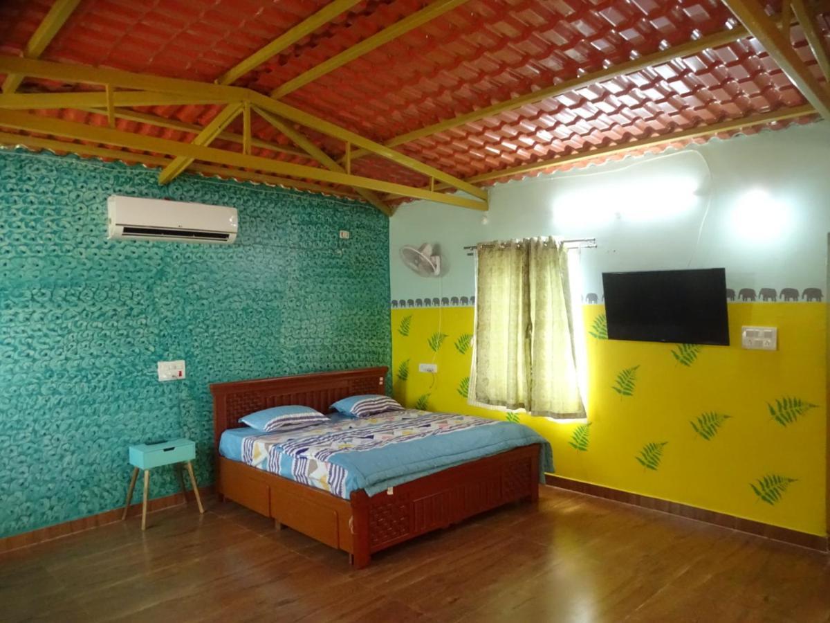 Mangohut Pool * Hyderabad