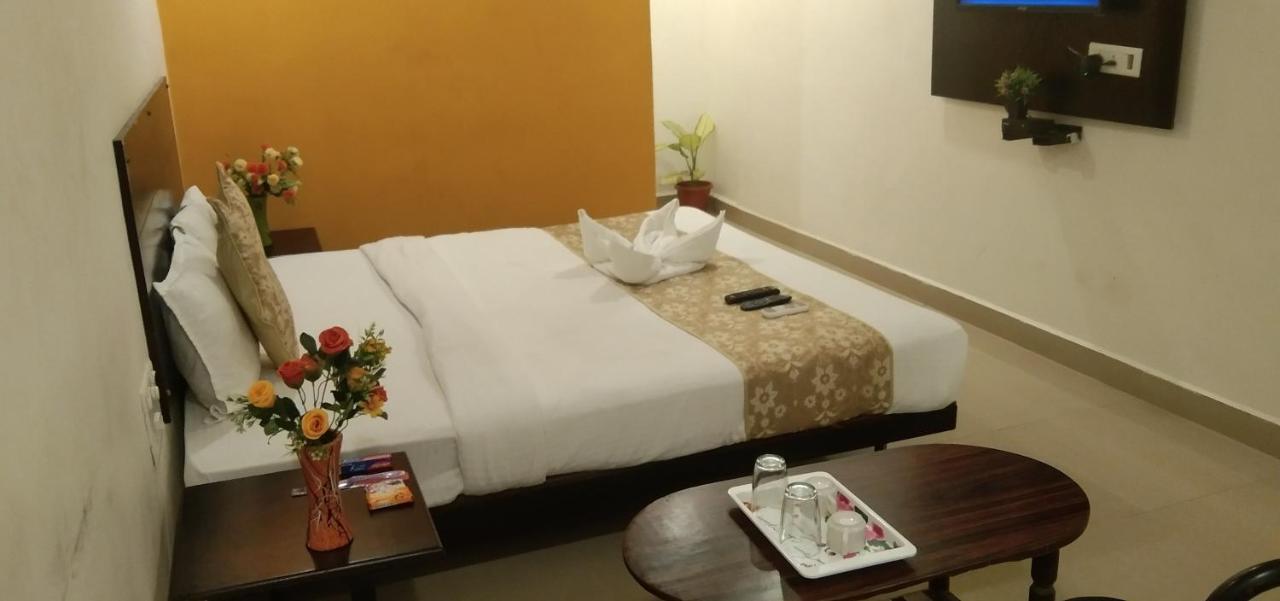 Oyo 83571 Meredian Grand Hotel 3*
