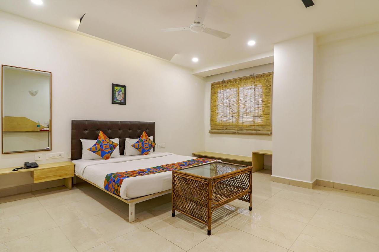 Hotel Fabhotel Aamantran & Banquet Halls - Nr Rtc X Roads Metro Station 3*
