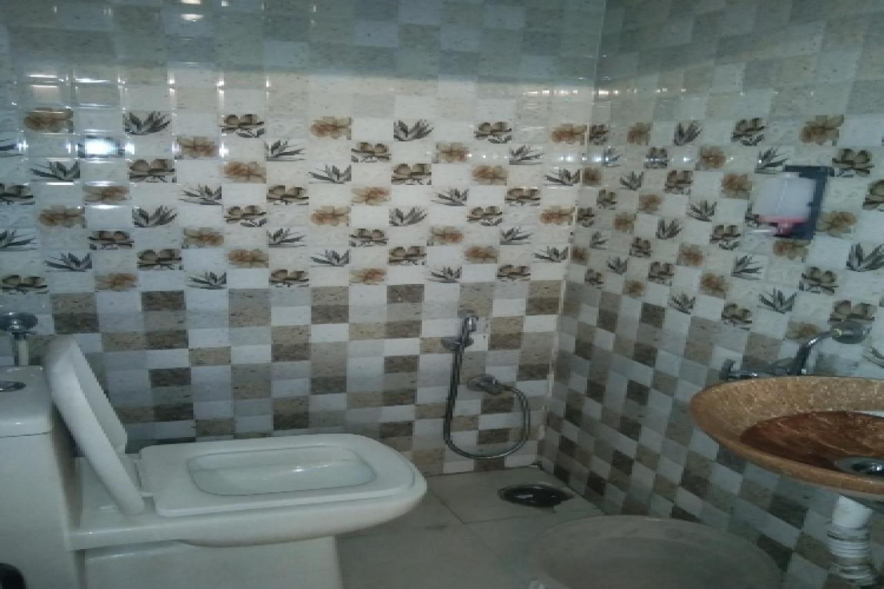 Oyo 83571 Meredian Grand Hotel