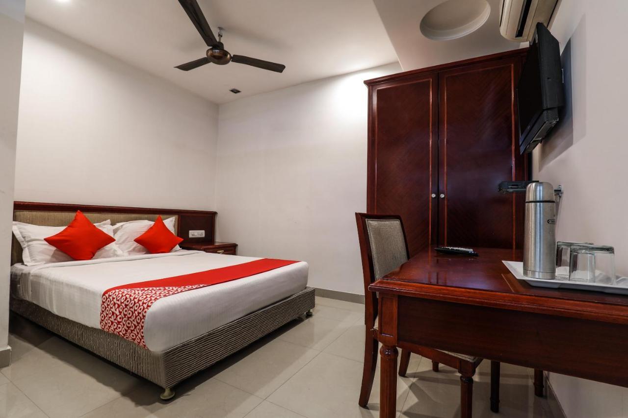 Oyo Flagship 11310 Sri Tulasi Residency Near Birla Mandir