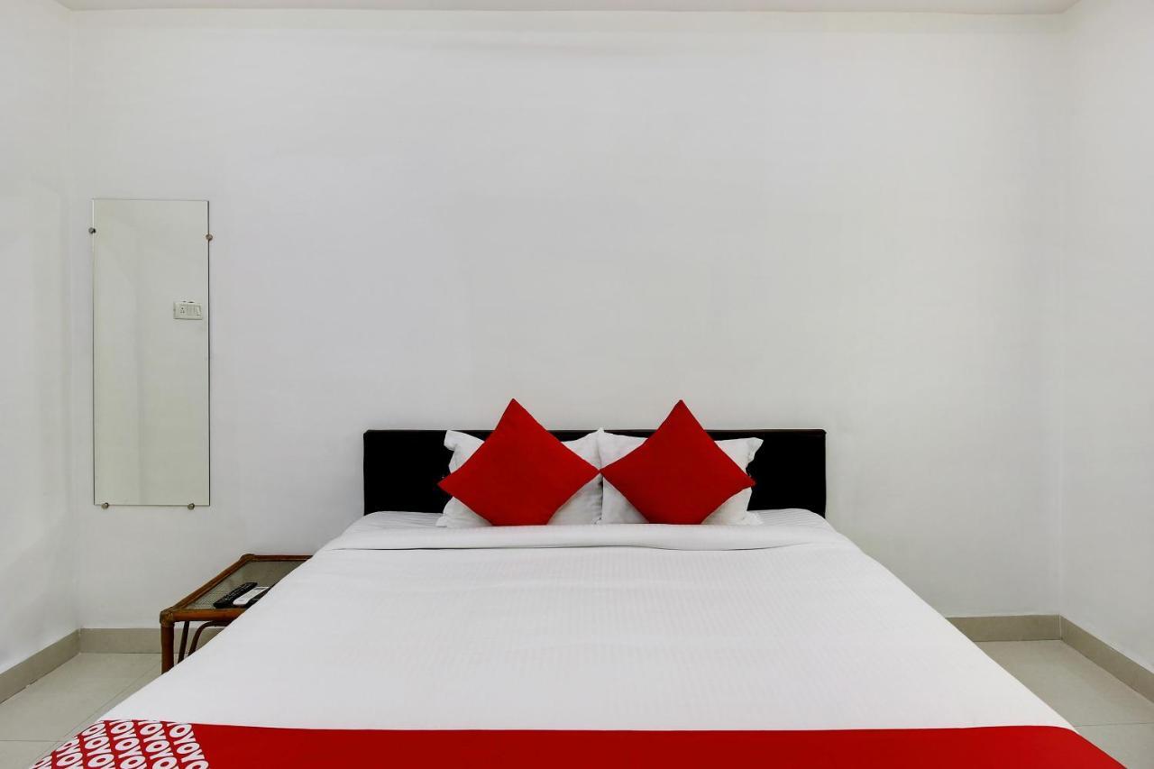 Super O Golden Hive Madhapur Near Shilparamam Hotel 3*