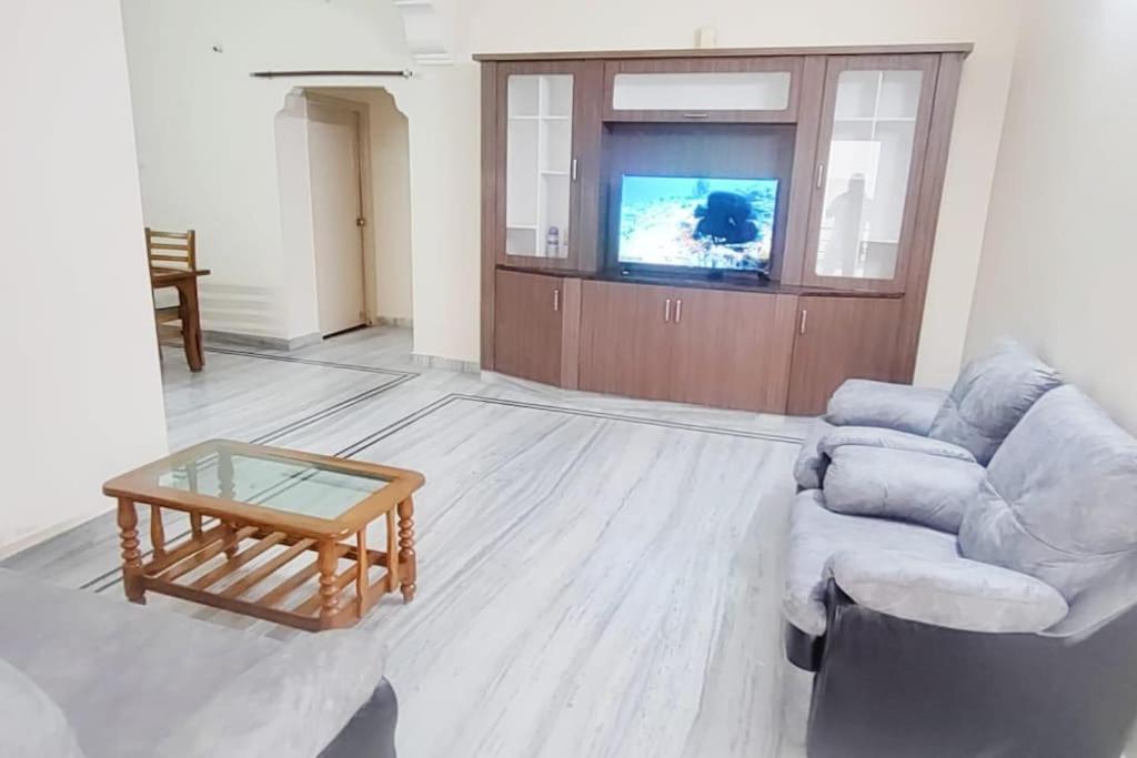 Apartment Servostay 2 Bhk Fully Furnished In Kukatpally #201