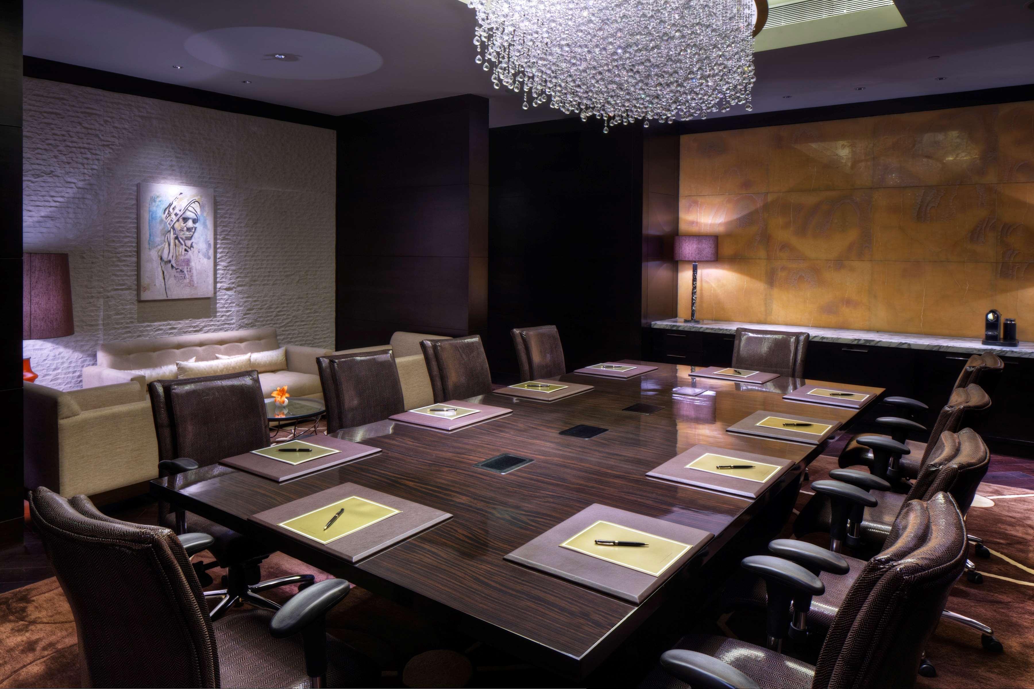 Hotel Park Hyatt And Residences, 5*