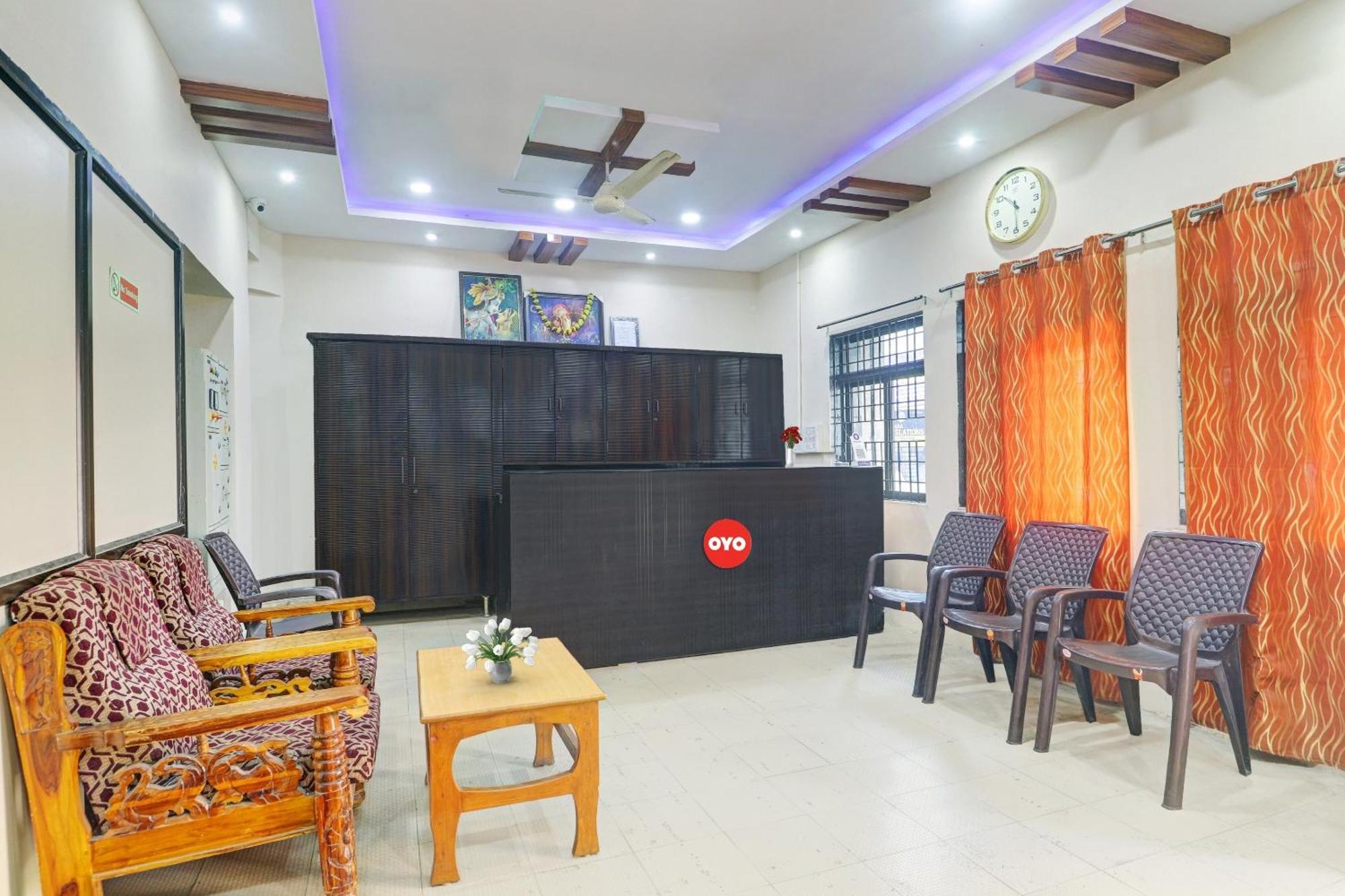 Oyo Flagship 80484g Srinivasa Grand 3*