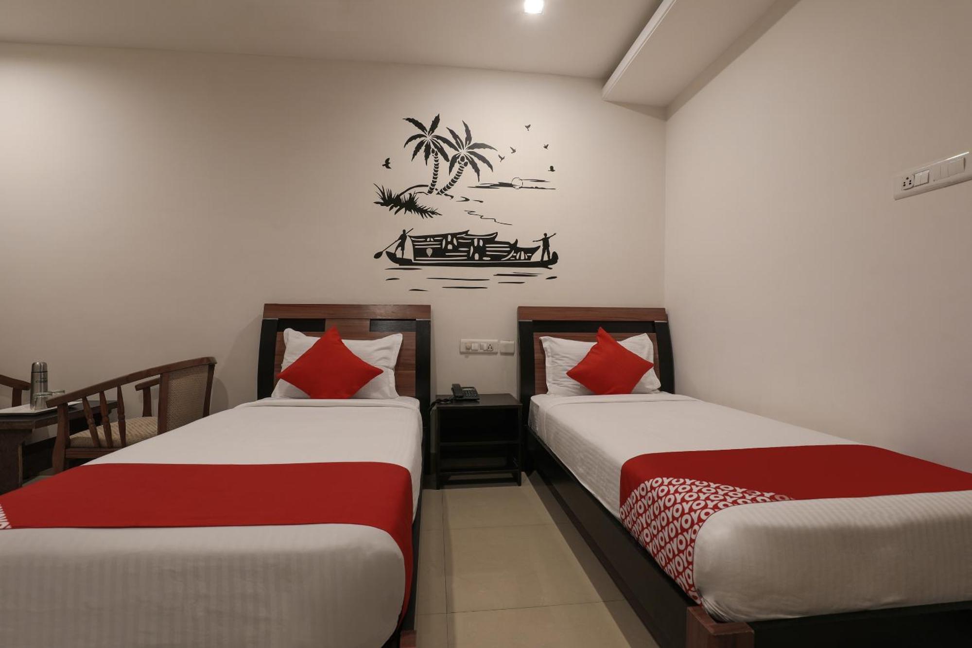 Hotel Oyo Flagship 11310 Sri Tulasi Residency Near Birla Mandir 3*