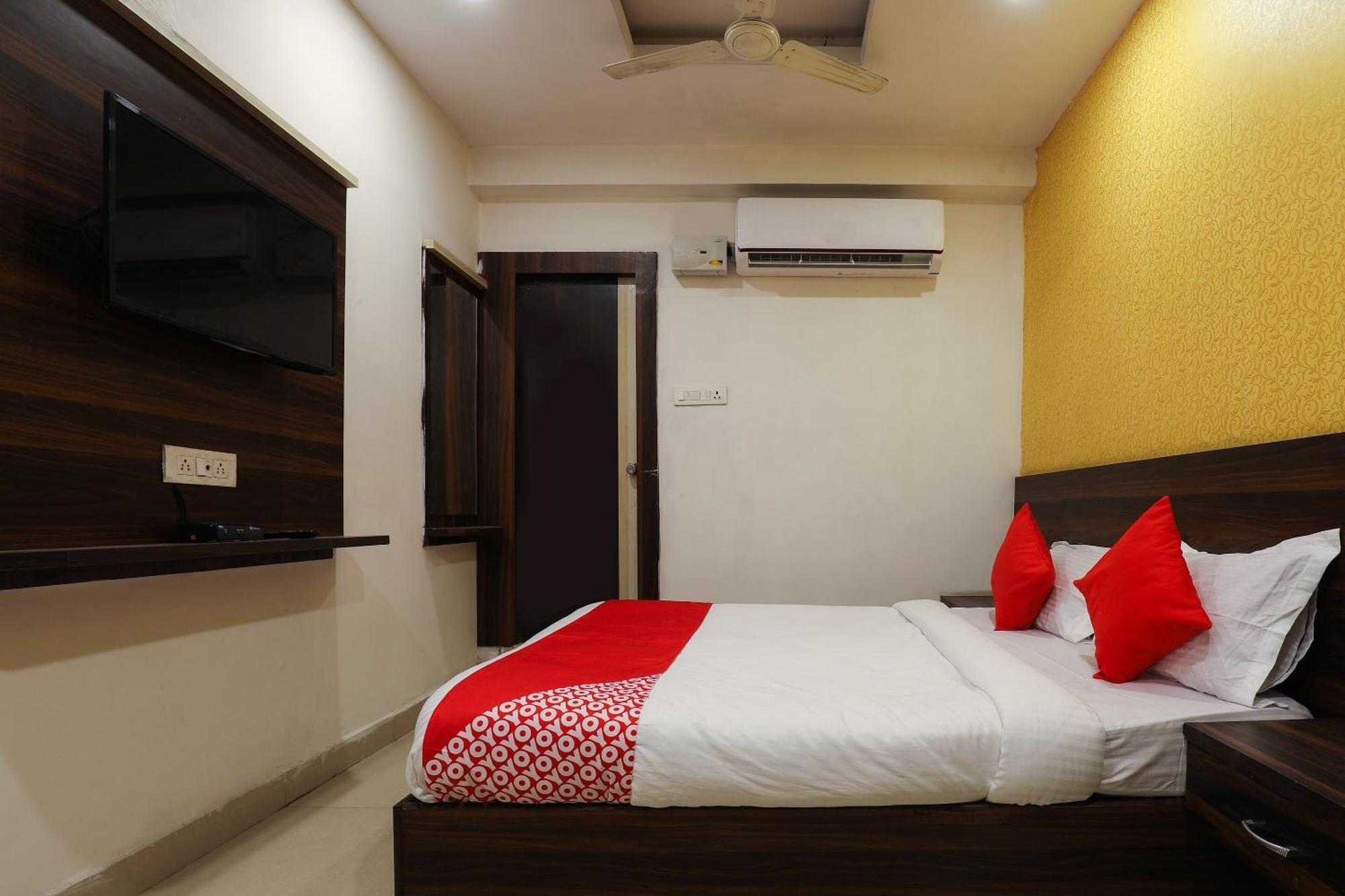 O Deccan And Boarding Hotel