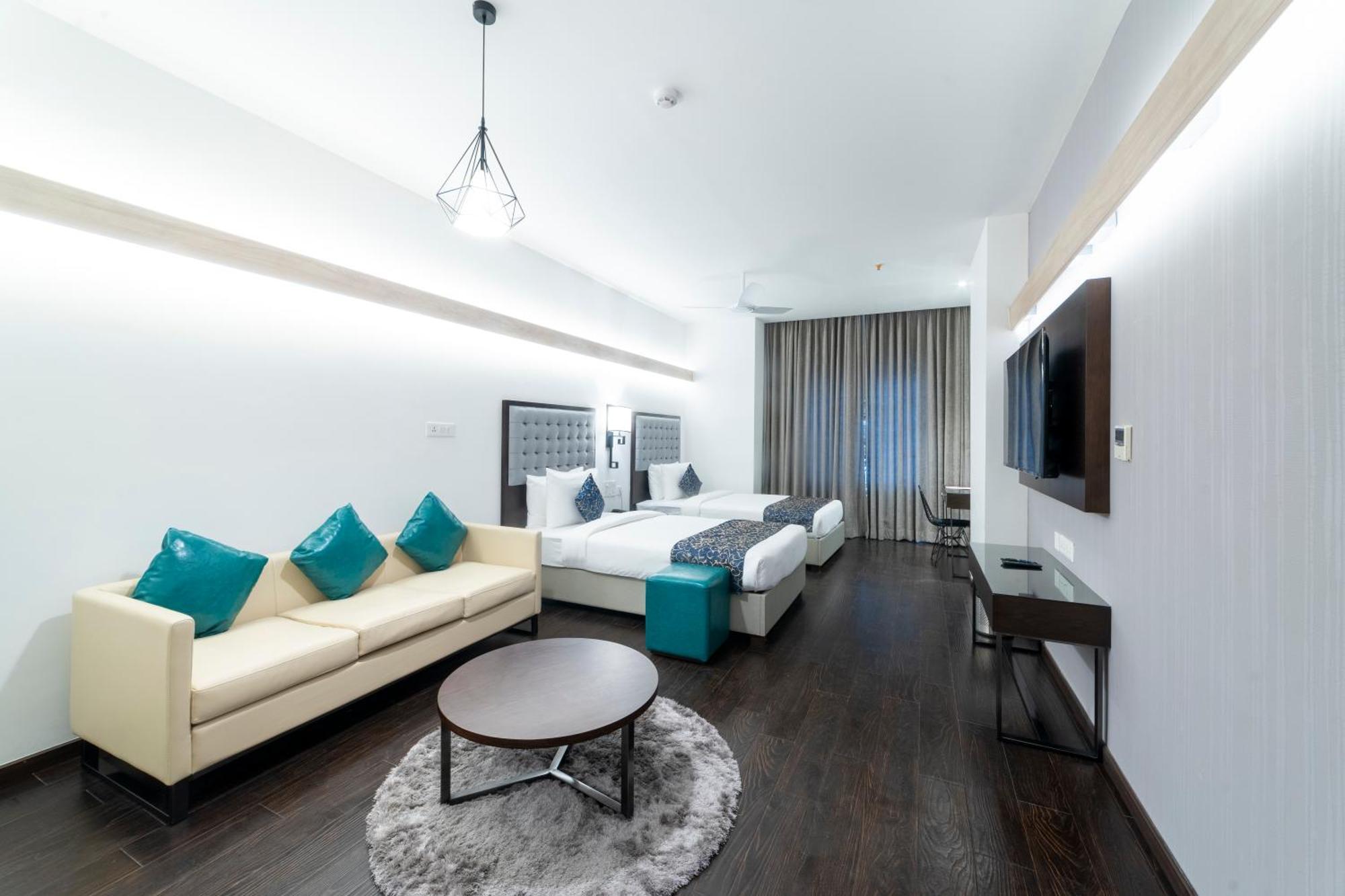 Hotel Deccan Serai Grande, Gachibowli, 4*