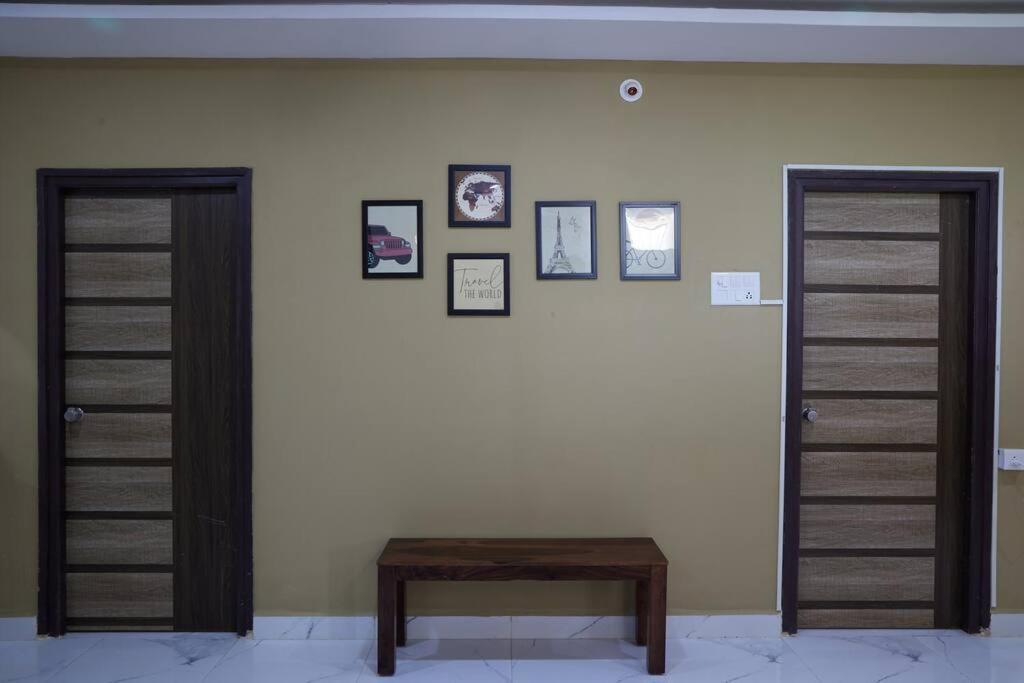 Chill Place:3bhk Ac Retro House @financialdistrict , Near Us Embassy Apartment