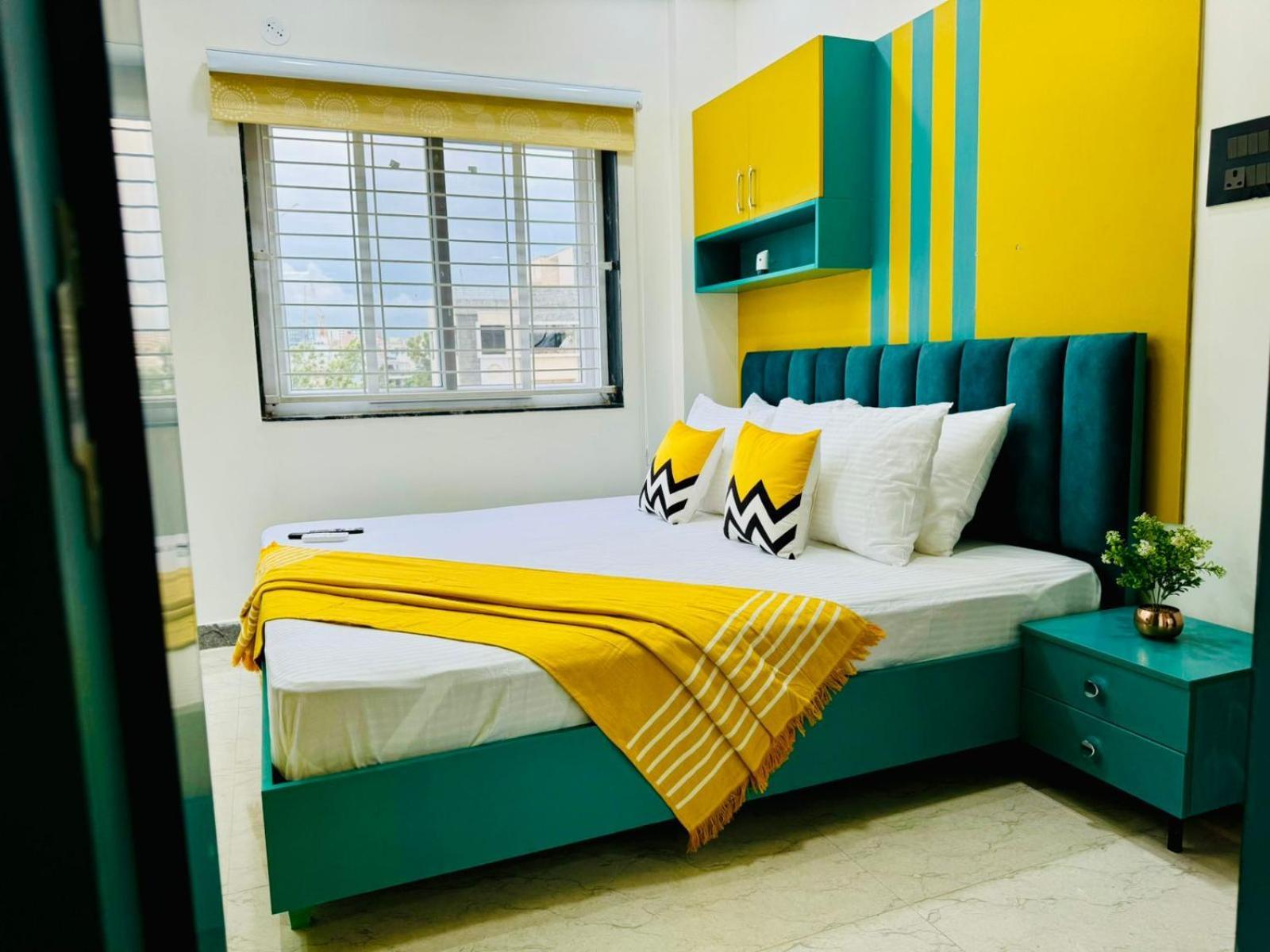 Apartment Bluo 3bhk Gachibowli - Kitchen, Lift, Parking Hyderabad