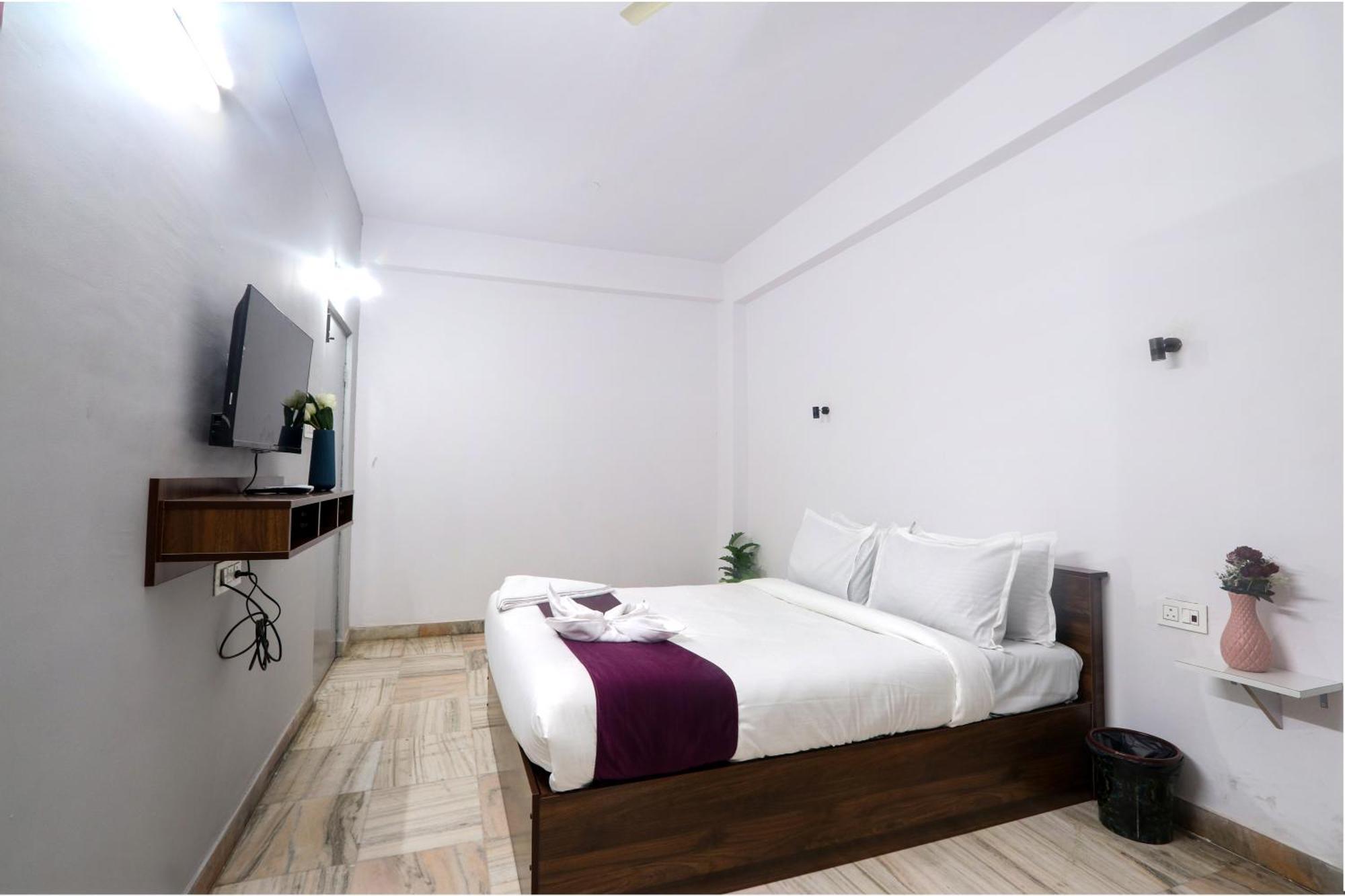 Veeksha Kiara Hospitalities - Rooms, & Near Kukatpally Rd Hyderabad