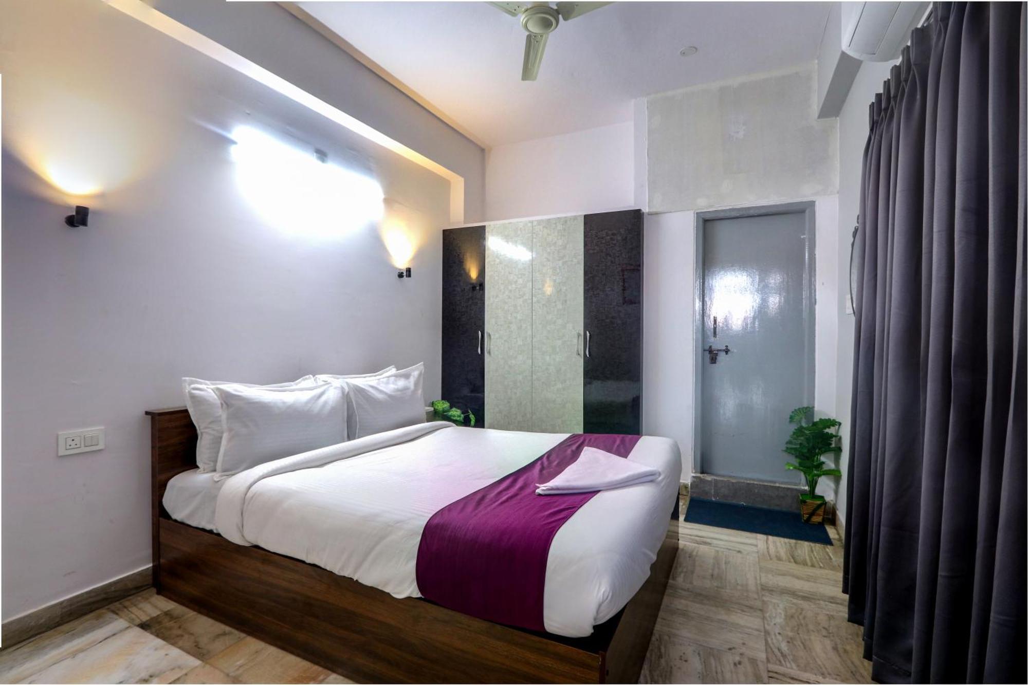 Veeksha Kiara Hospitalities - Rooms, & Near Kukatpally Rd * Hyderabad