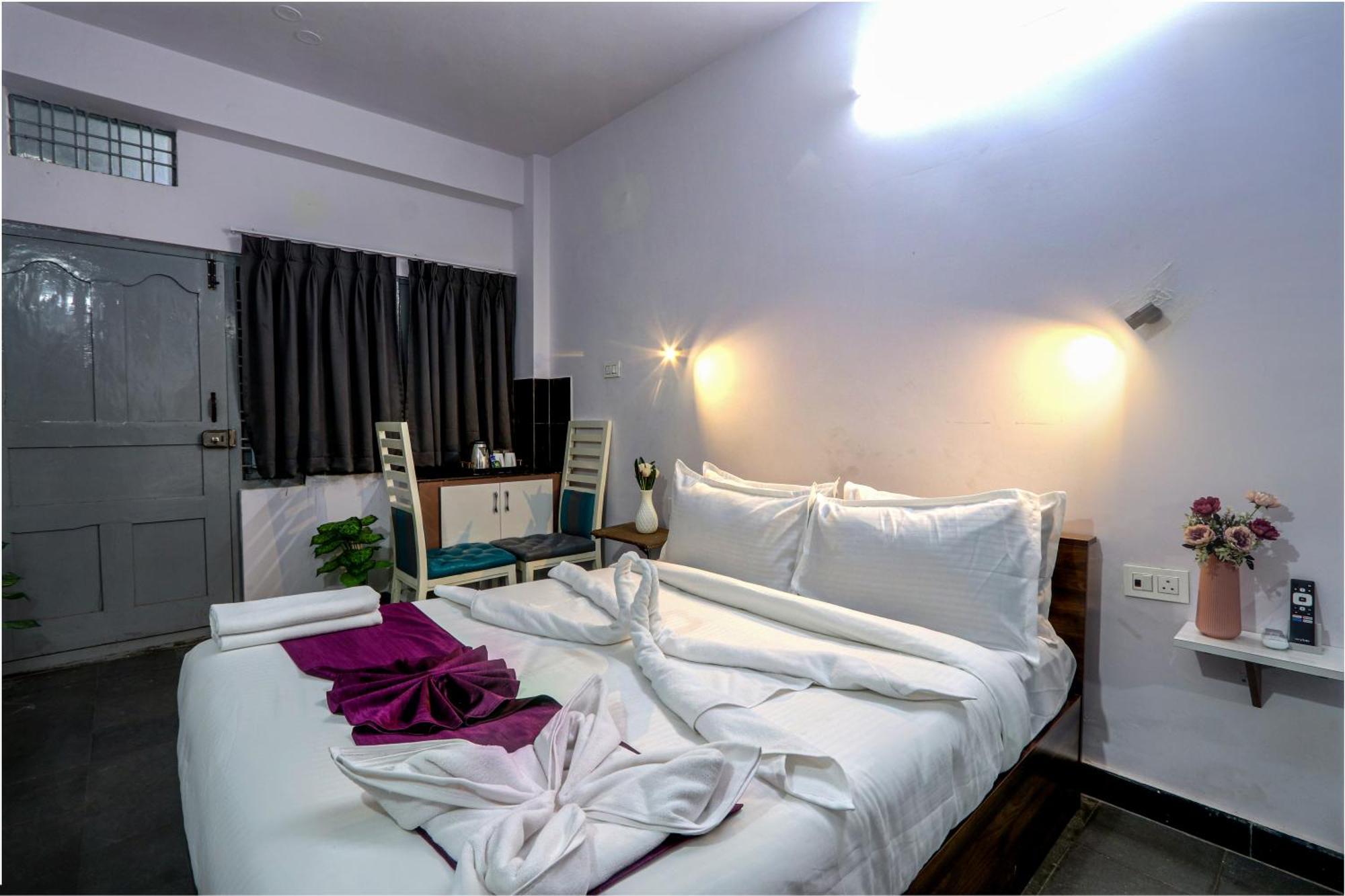 Veeksha Kiara Hospitalities - Rooms, & Near Kukatpally Rd