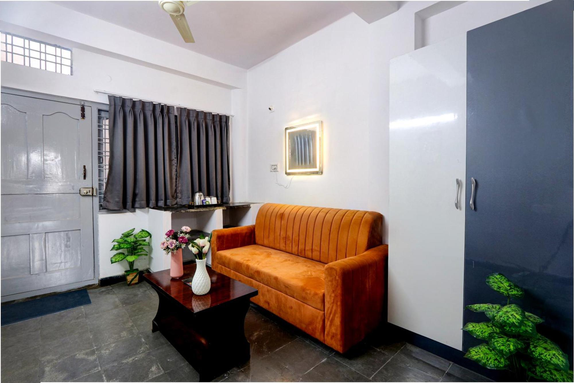 Apartment Veeksha Kiara Hospitalities - Rooms, & Near Kukatpally Rd