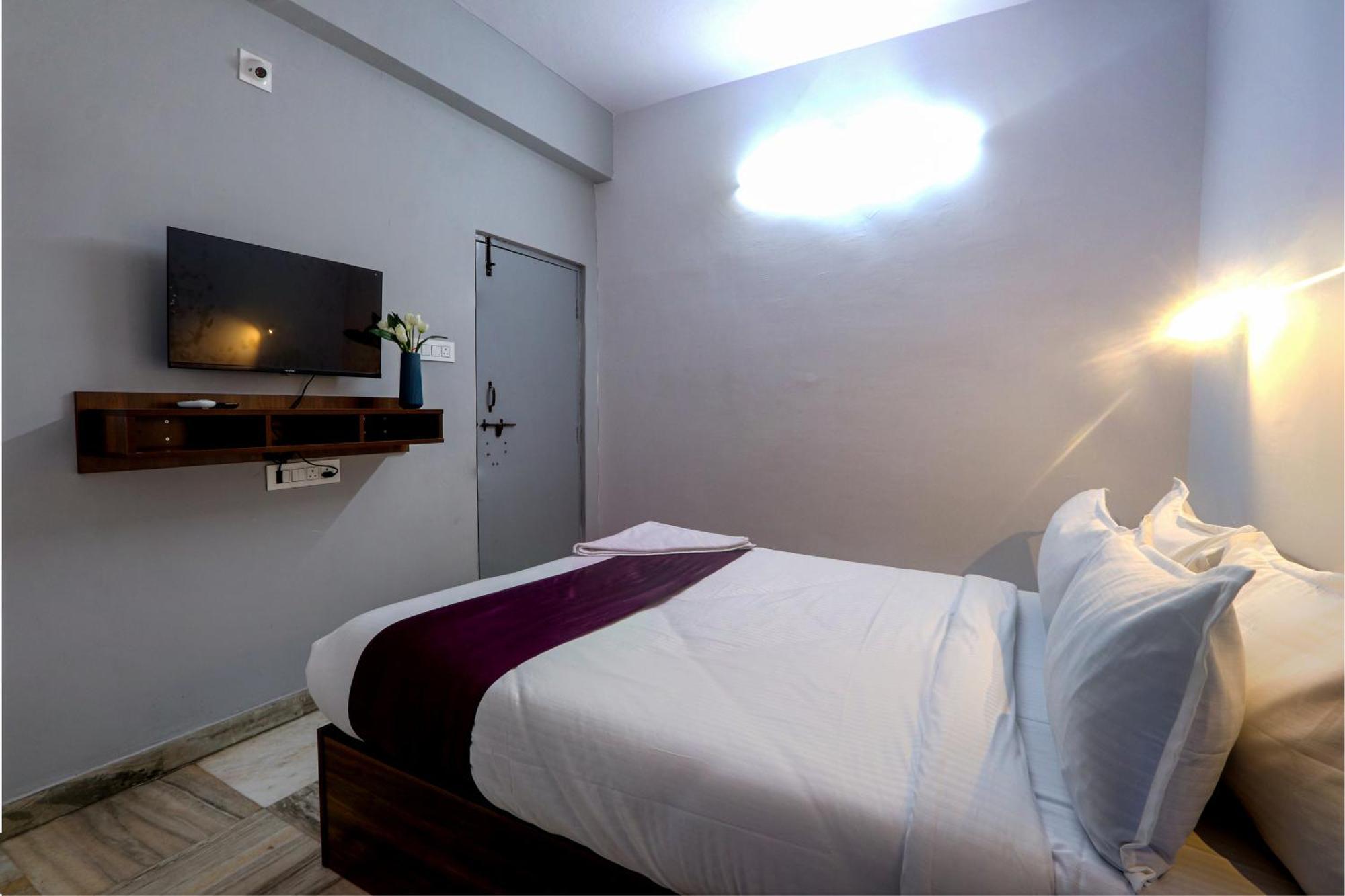 Veeksha Kiara Hospitalities - Rooms, & Near Kukatpally Rd * Hyderabad