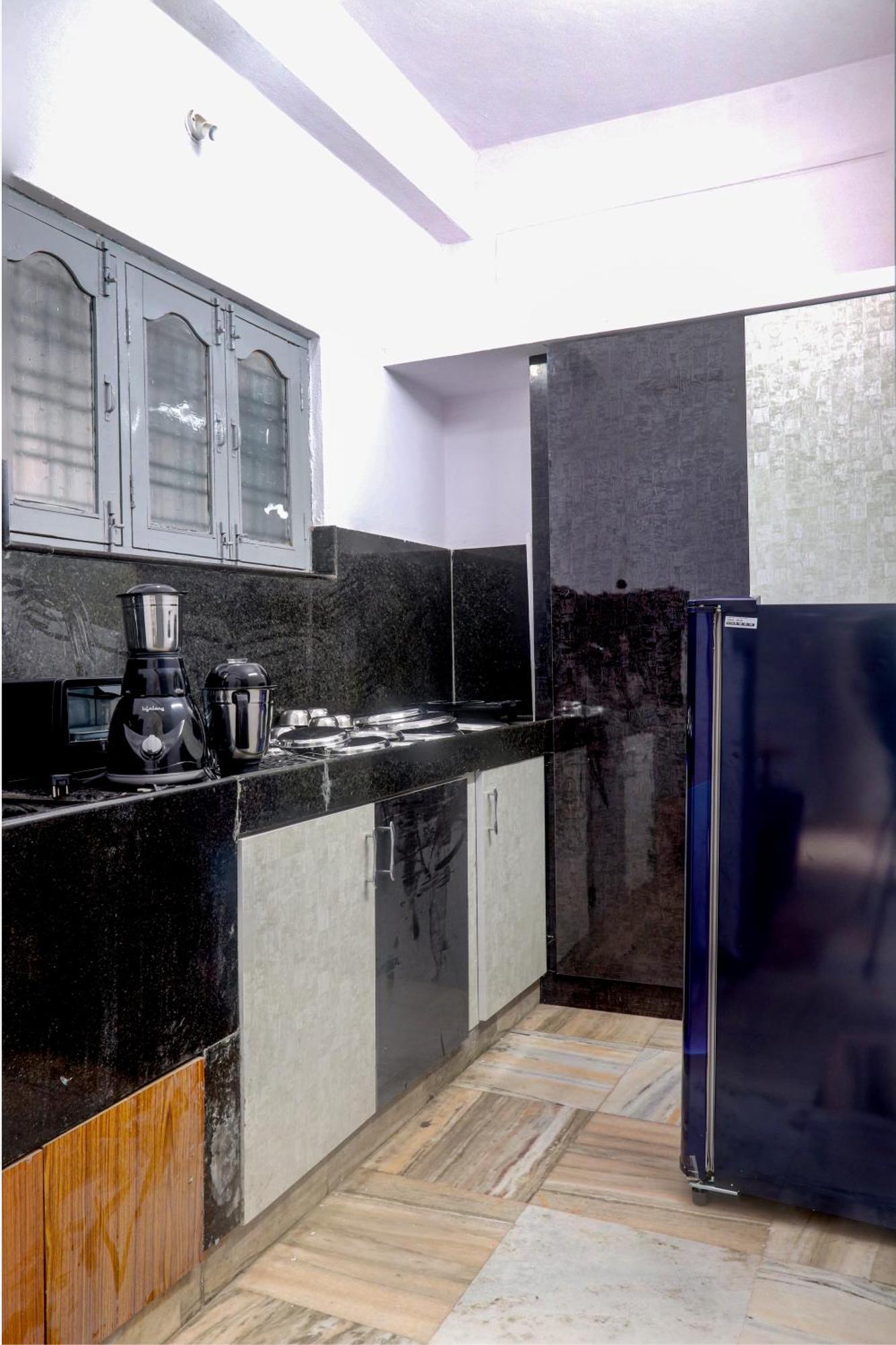 Veeksha Kiara Hospitalities - Rooms, & Near Kukatpally Rd Apartment