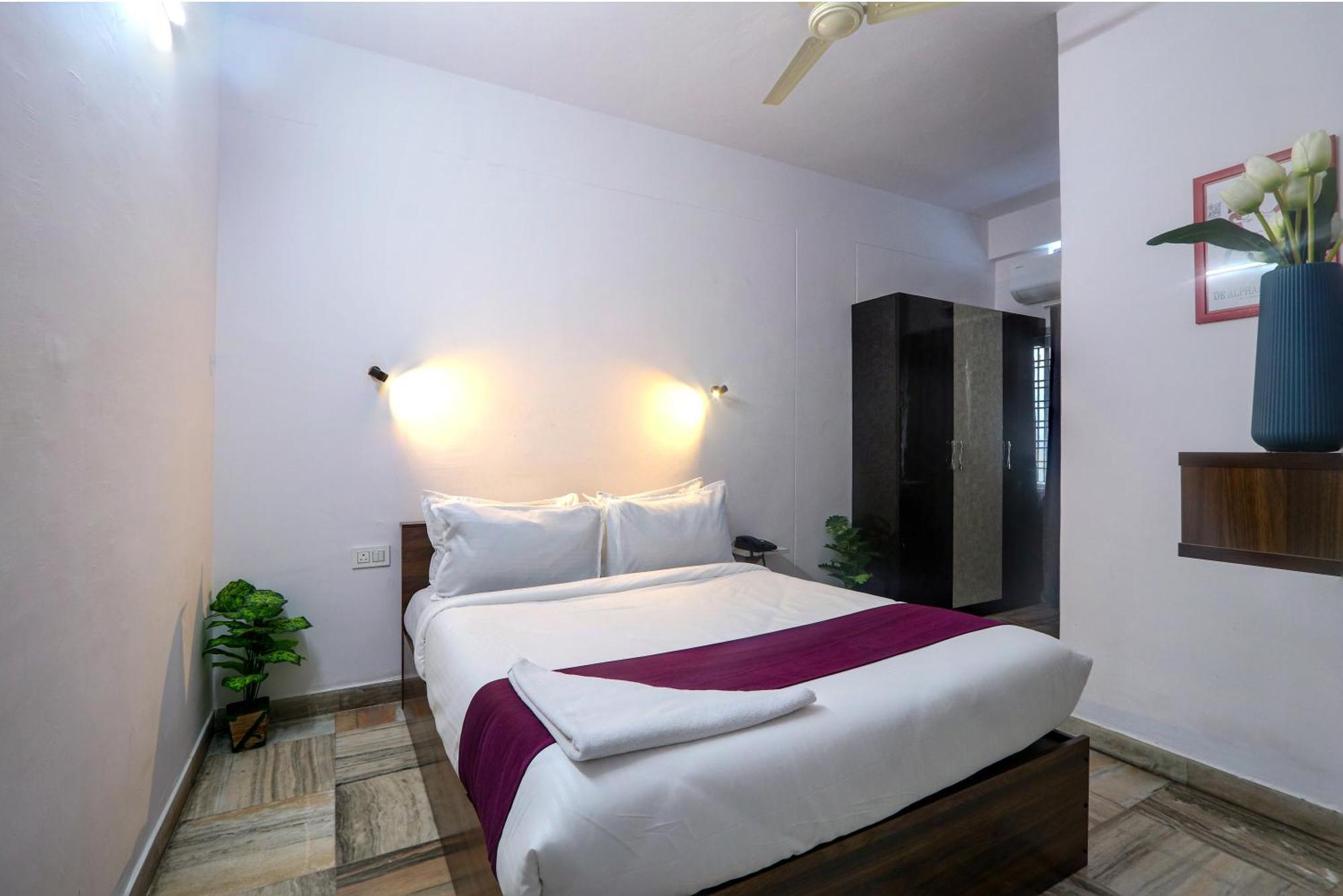 Veeksha Kiara Hospitalities - Rooms, & Near Kukatpally Rd Apartment *