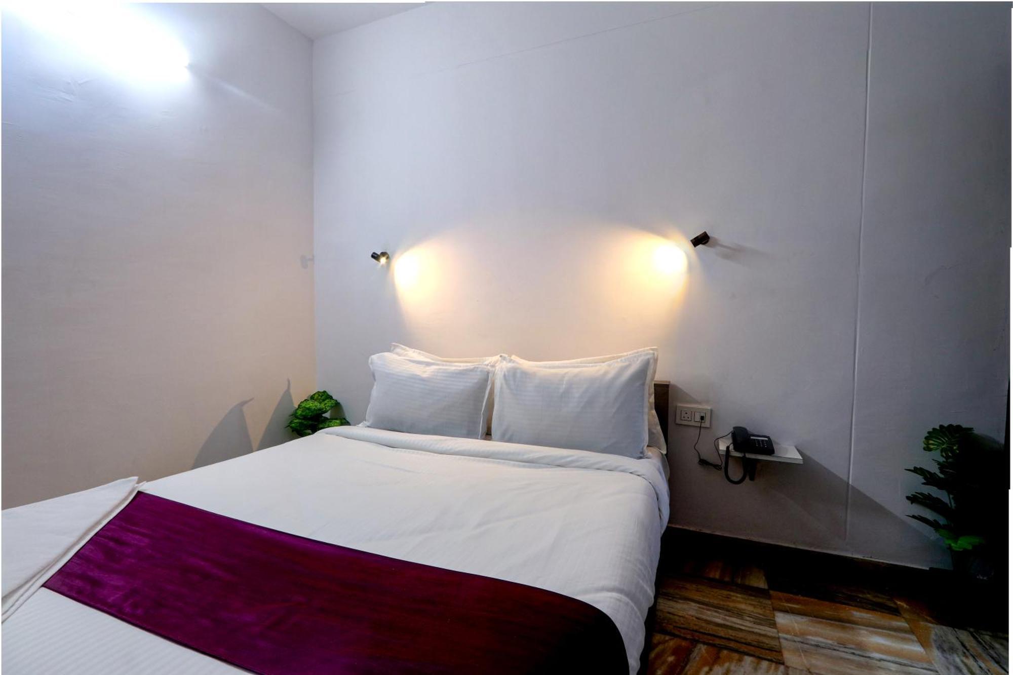 Veeksha Kiara Hospitalities - Rooms, & Near Kukatpally Rd Hyderabad