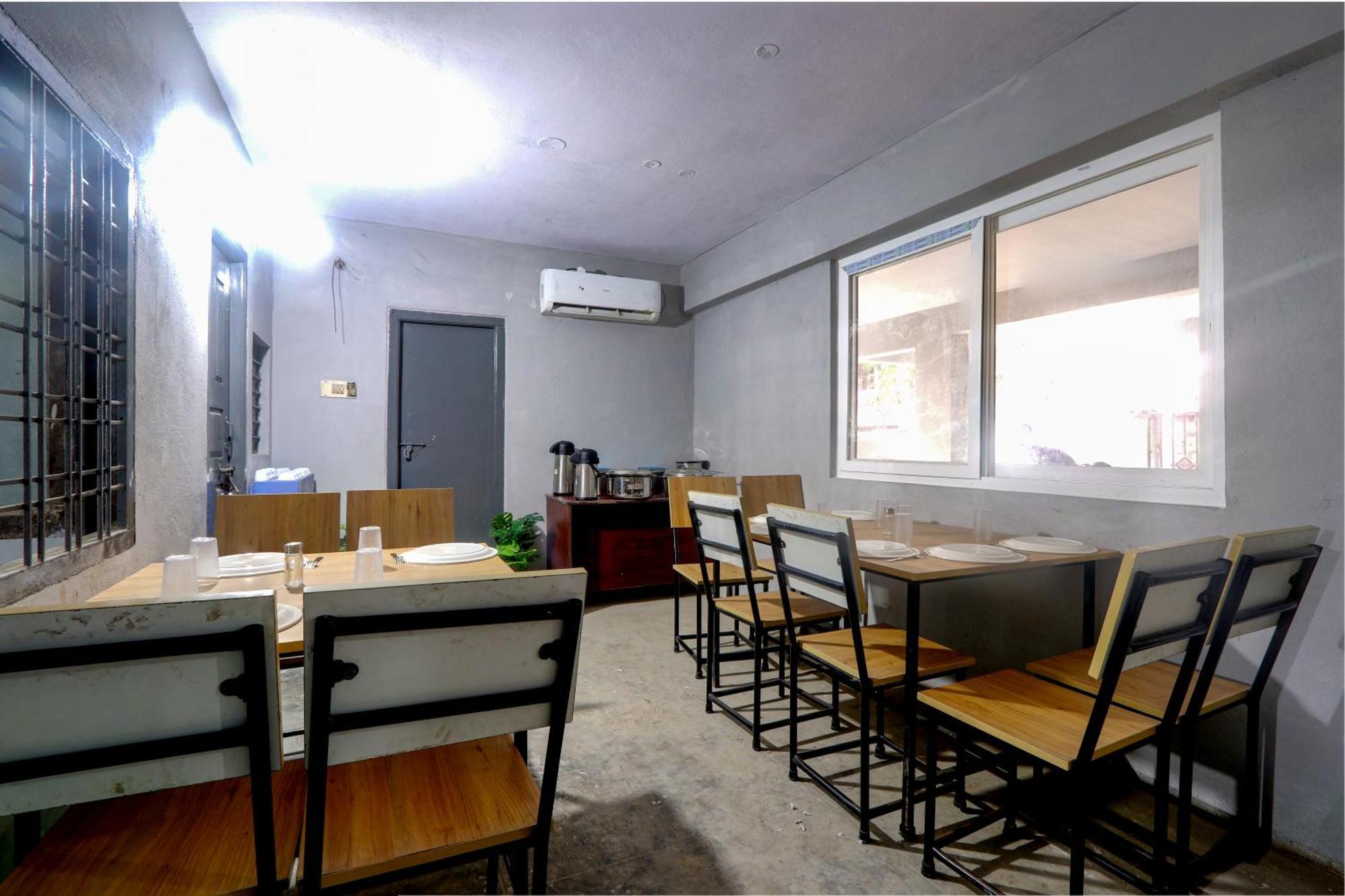 Apartment Veeksha Kiara Hospitalities - Rooms, & Near Kukatpally Rd *