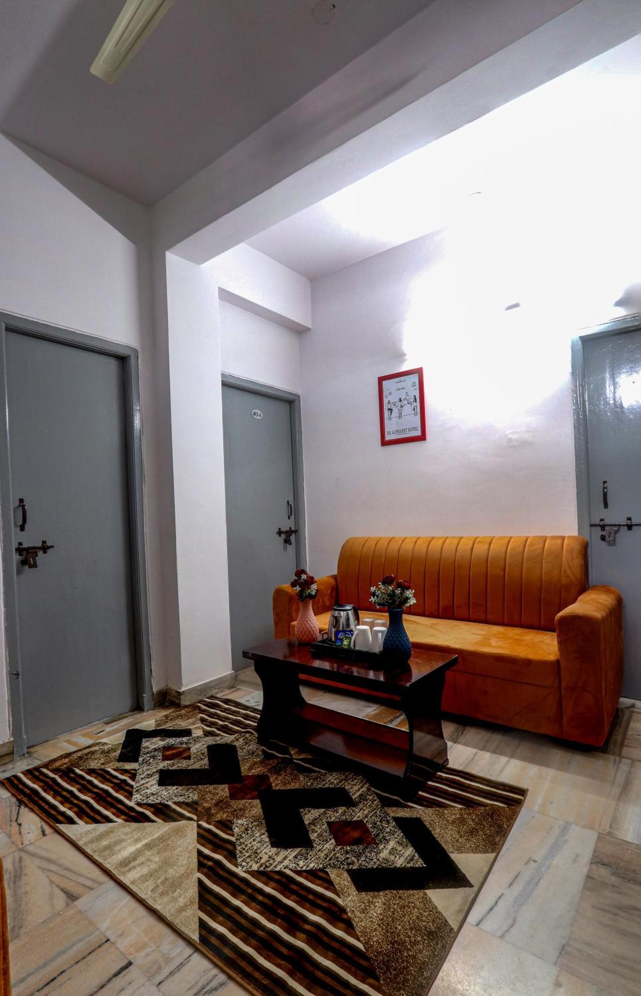 Veeksha Kiara Hospitalities - Rooms, & Near Kukatpally Rd Apartment Hyderabad