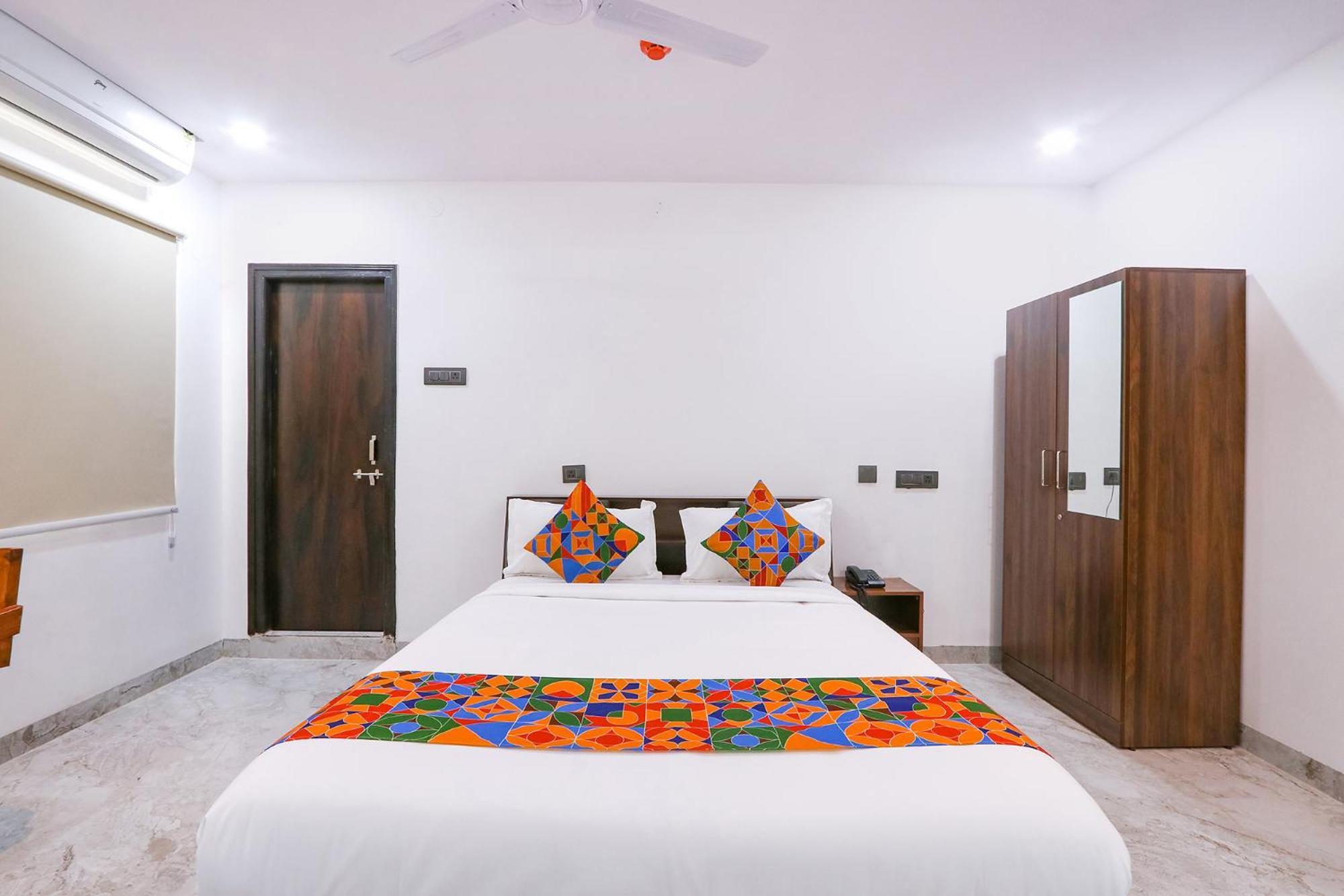 Hotel Fabhotel Rk Residency- Nr Sr Nagar Metro Station-ameerpet 2*