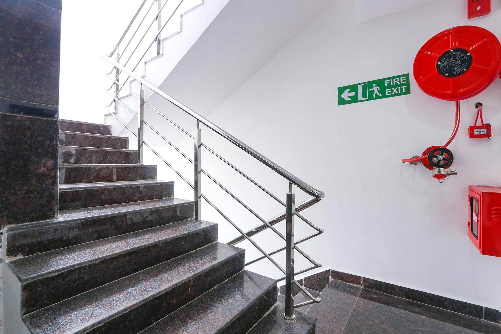 Hotel Fabhotel Rk Residency- Nr Sr Nagar Metro Station-ameerpet Hyderabad