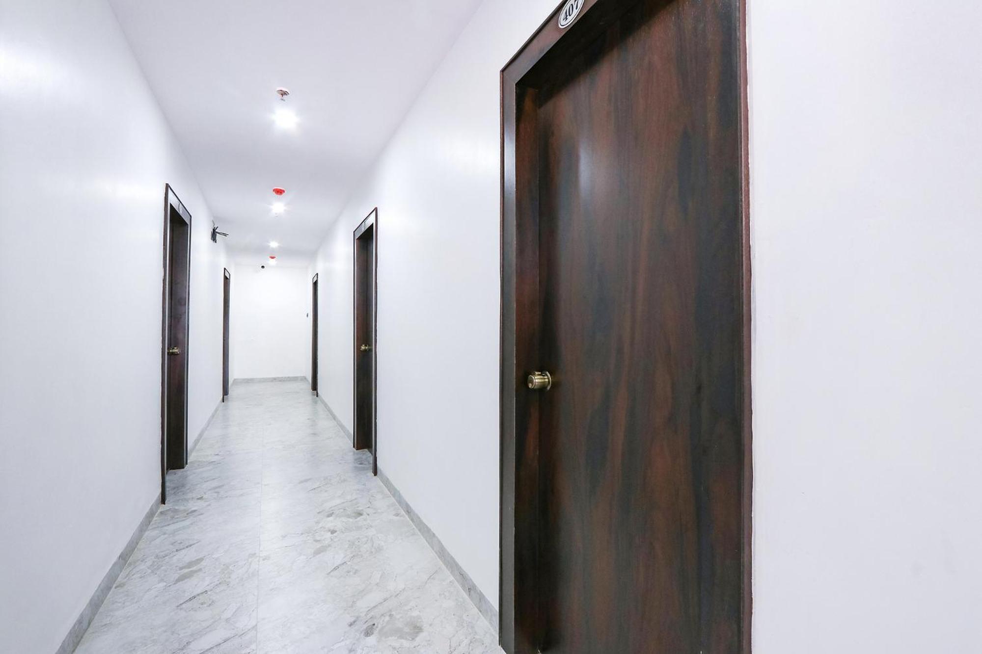 Fabhotel Rk Residency- Nr Sr Nagar Metro Station-ameerpet Hyderabad