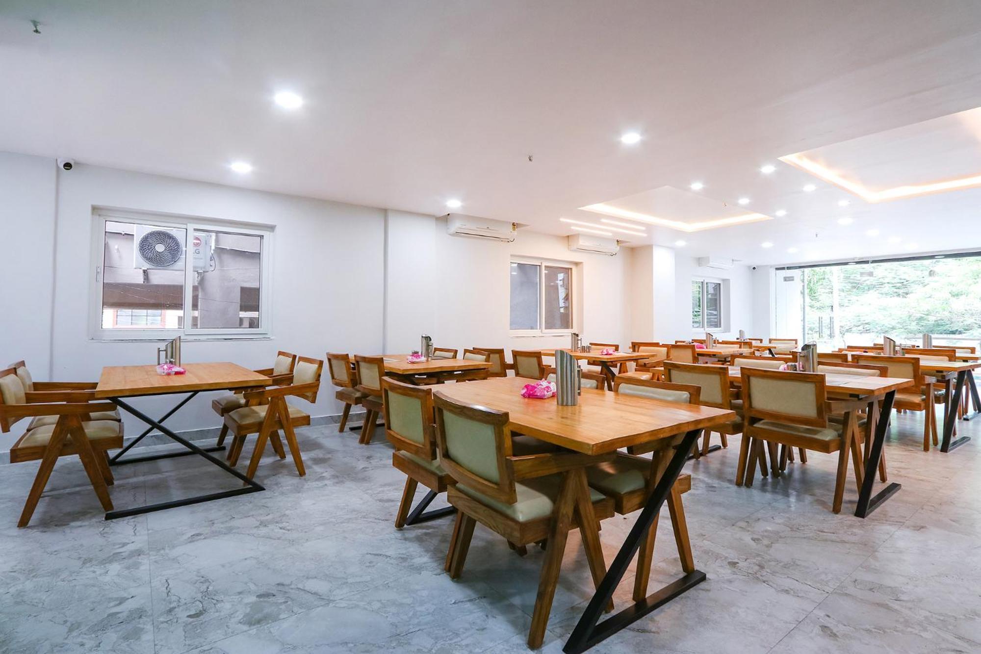 Fabhotel Rk Residency- Nr Sr Nagar Metro Station-ameerpet Hotel