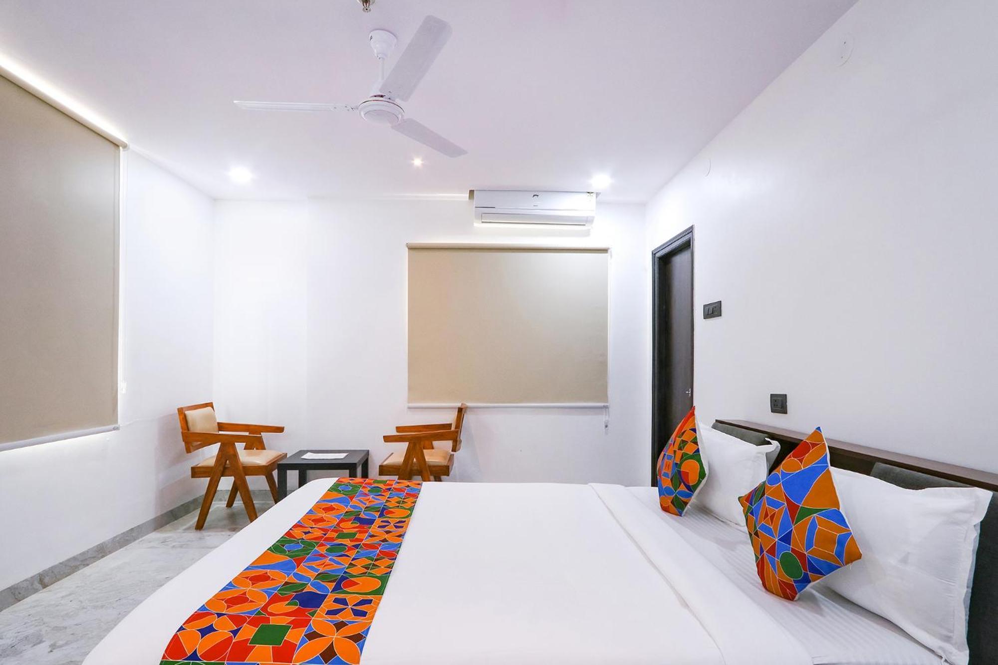 Hotel Fabhotel Rk Residency- Nr Sr Nagar Metro Station-ameerpet 2*