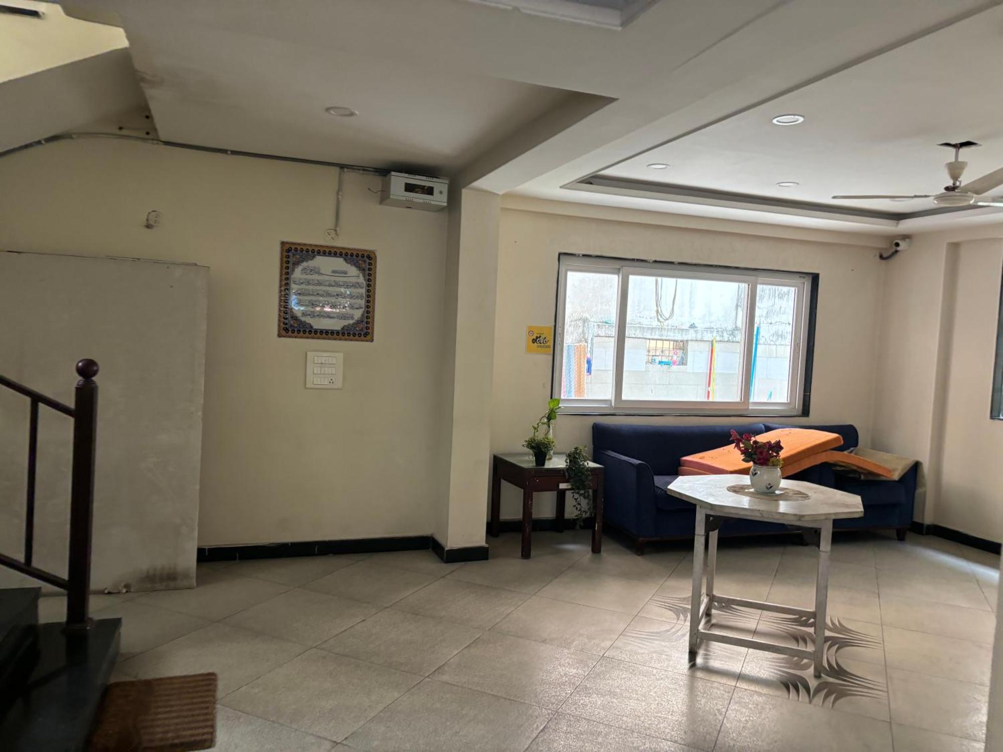 Bella Commune Hostel *