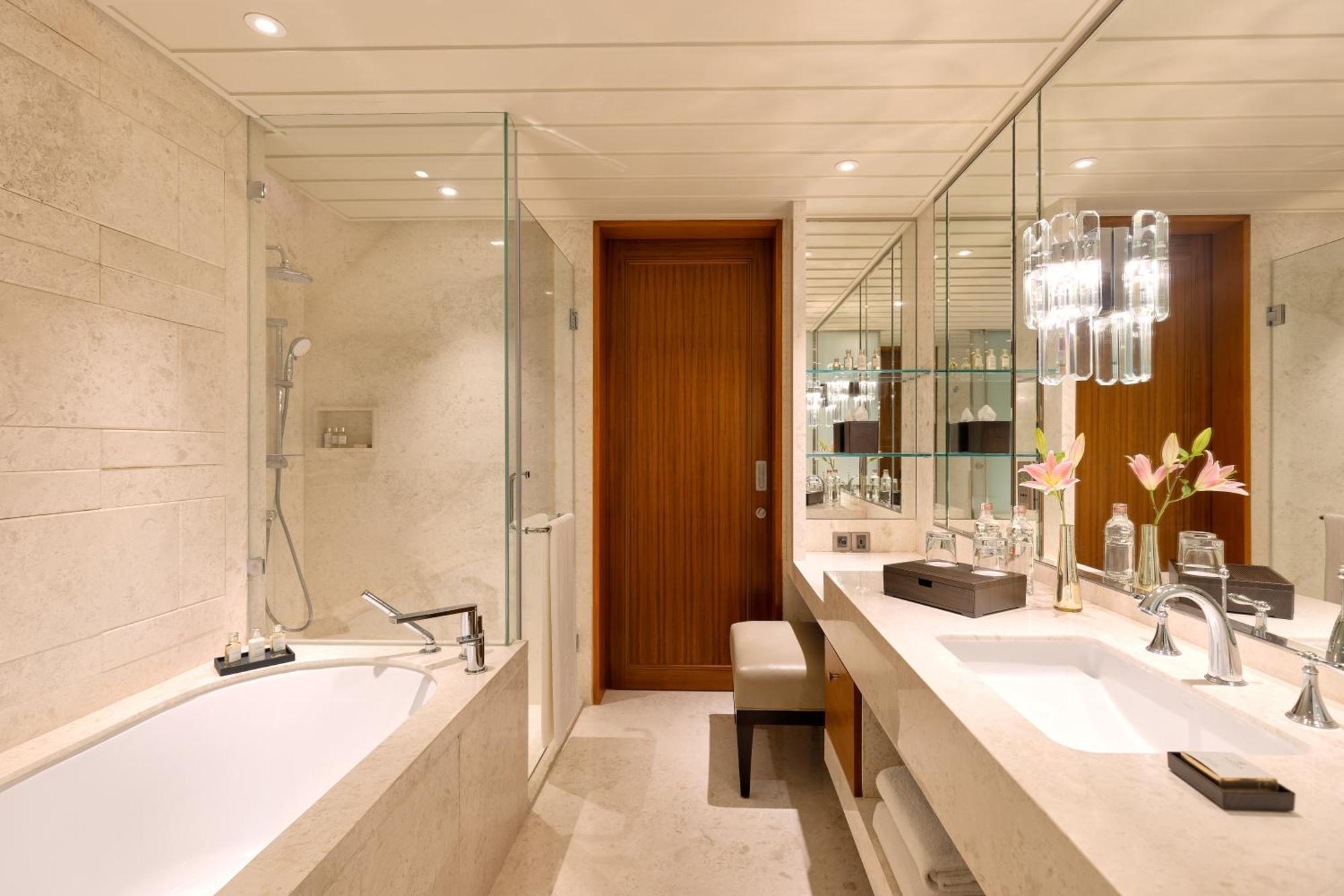 The Leela Banjara Hills Hotel 5*