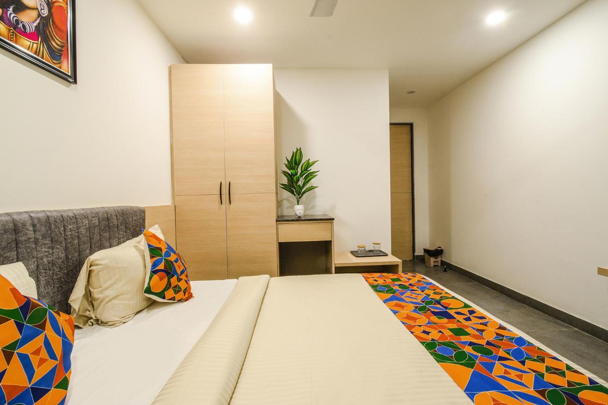 Hotel Fabhotel Prime Adhirath Grand - Hitech