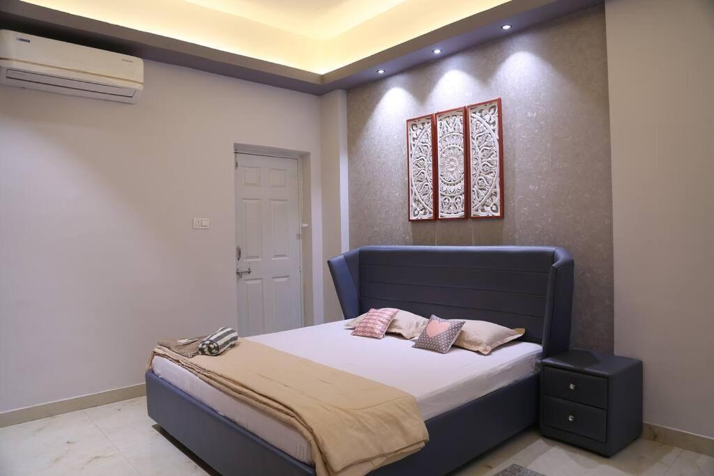 Veetil -3bhk Ac, Kukatpally, Hyderabad
