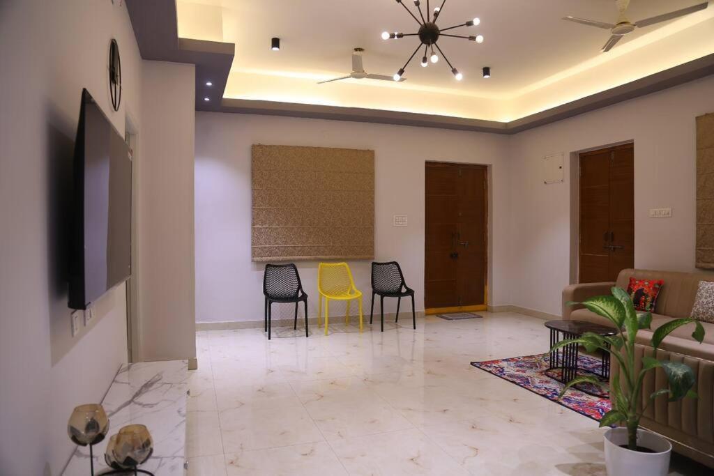 Veetil -3bhk Ac, Kukatpally, Apartment Hyderabad