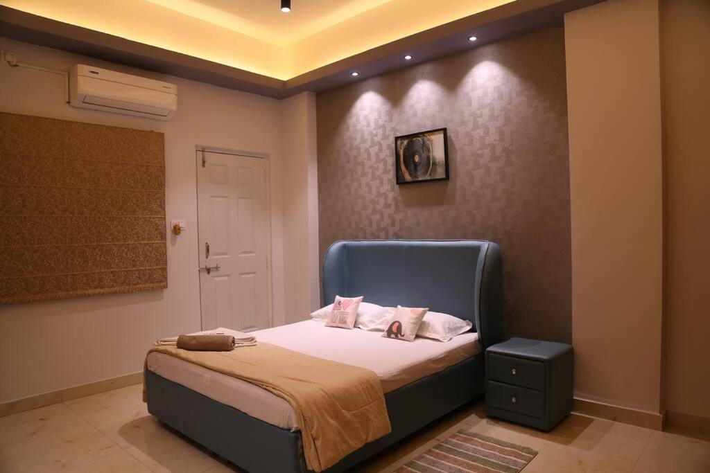 Veetil -3bhk Ac, Kukatpally, * Hyderabad