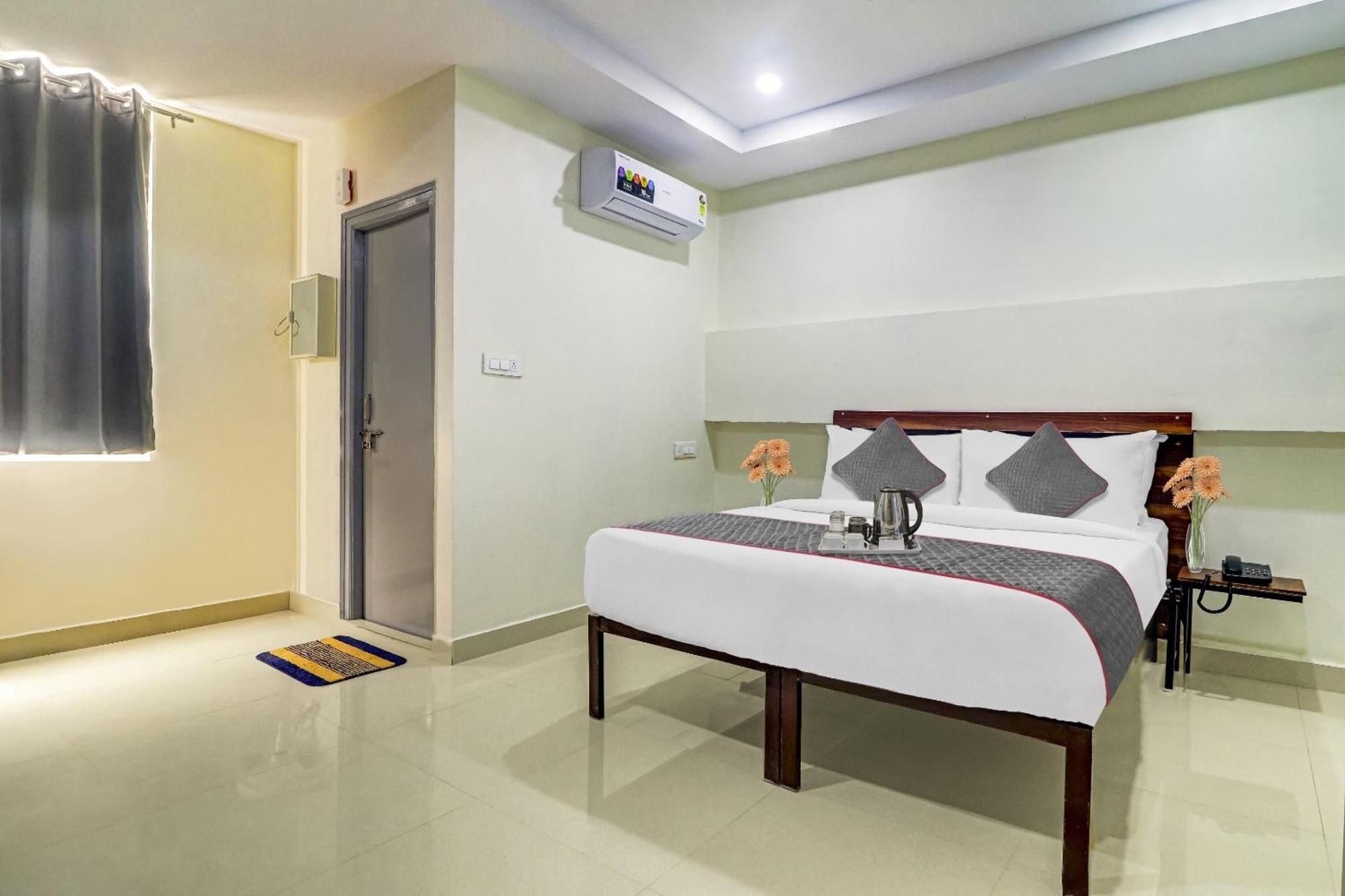 Collection O White Riviera Near Kondapur Hotel
