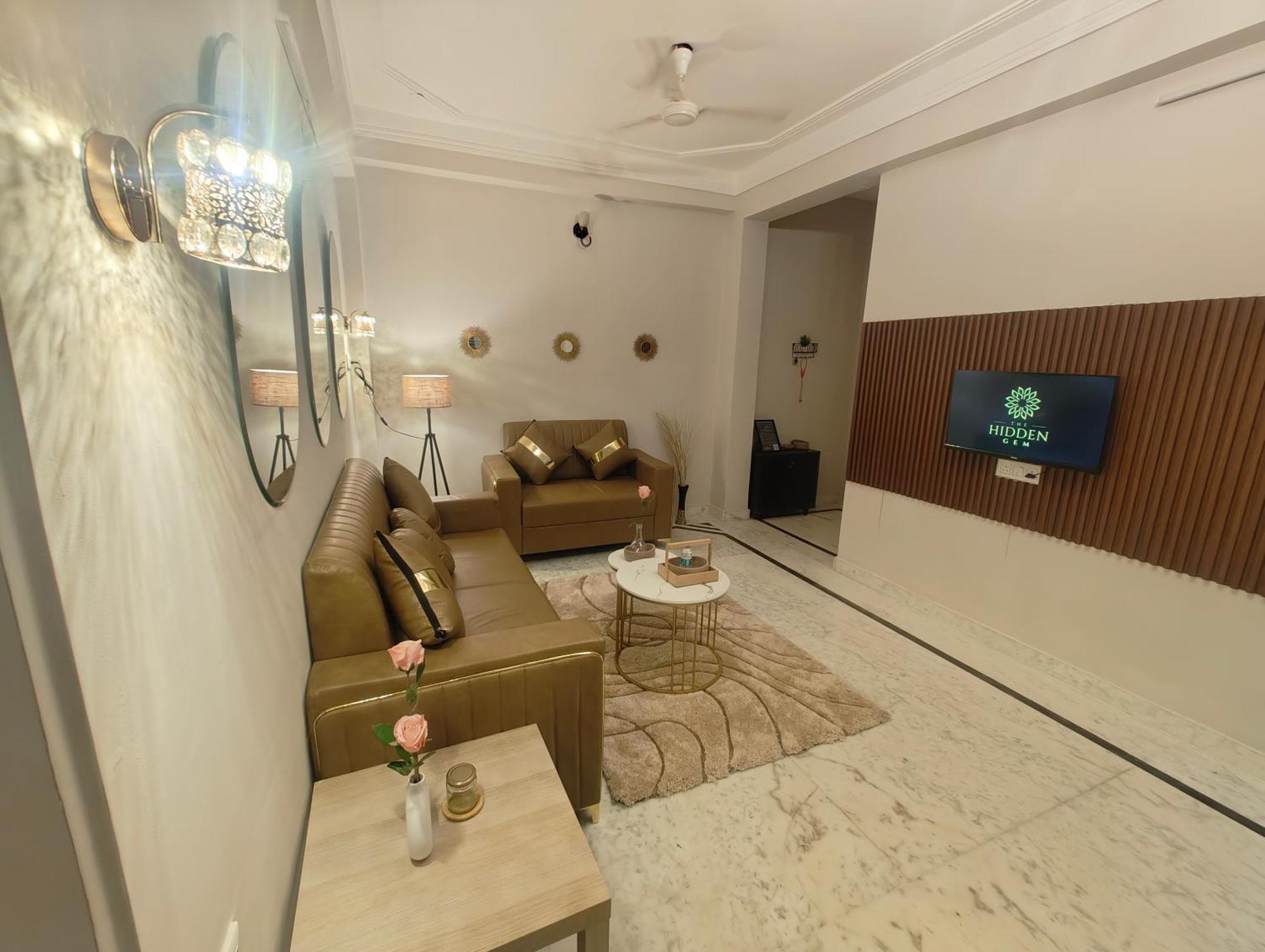 The Hidden Gem - Fully Furnished, Private 1bhk With Canopy & Cafe Lights