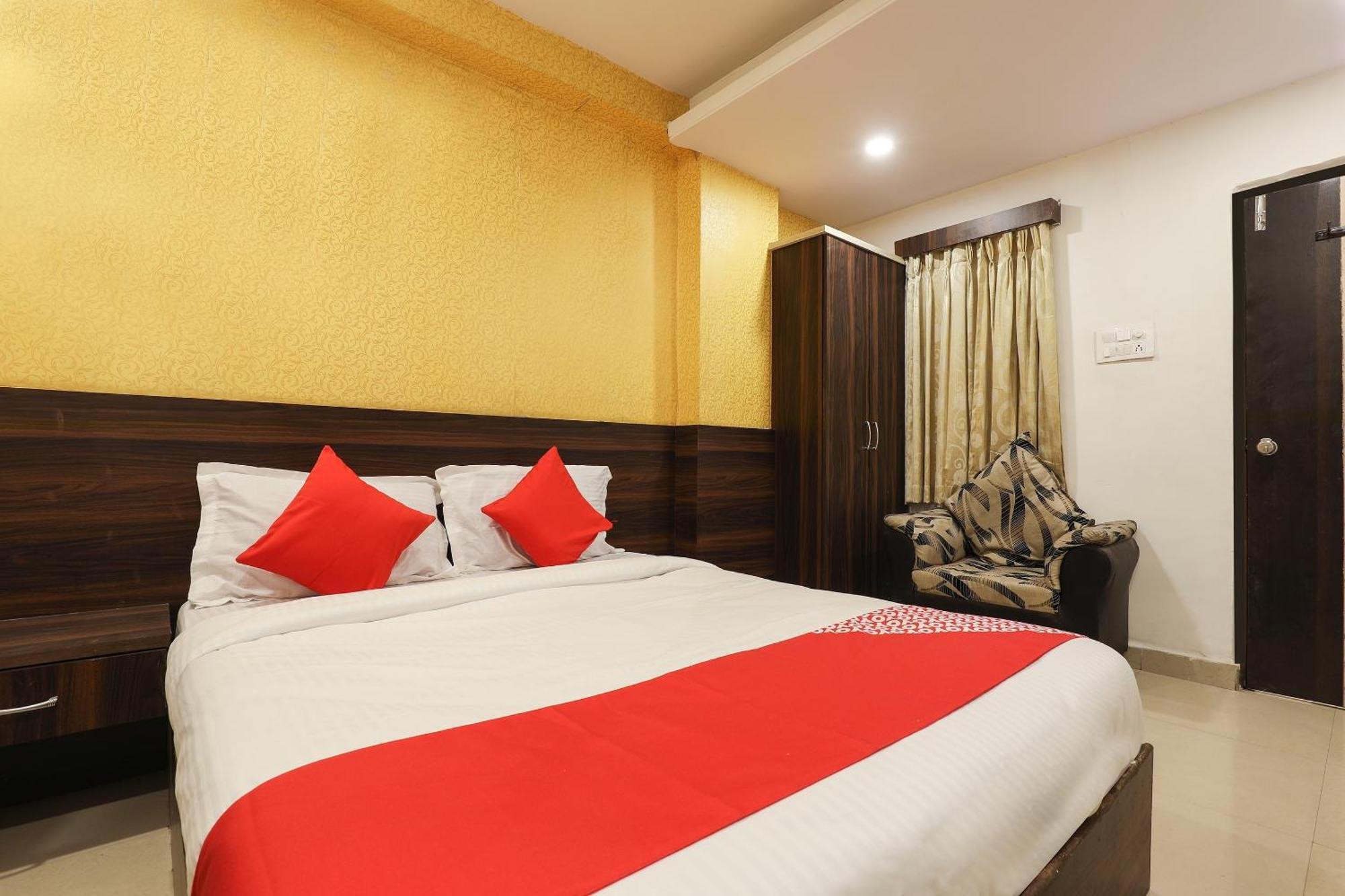 Hotel O Deccan And Boarding Hyderabad
