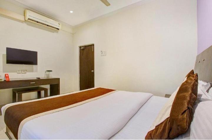 Blossoms The Plaza-luxury Collection- Lakdikapul