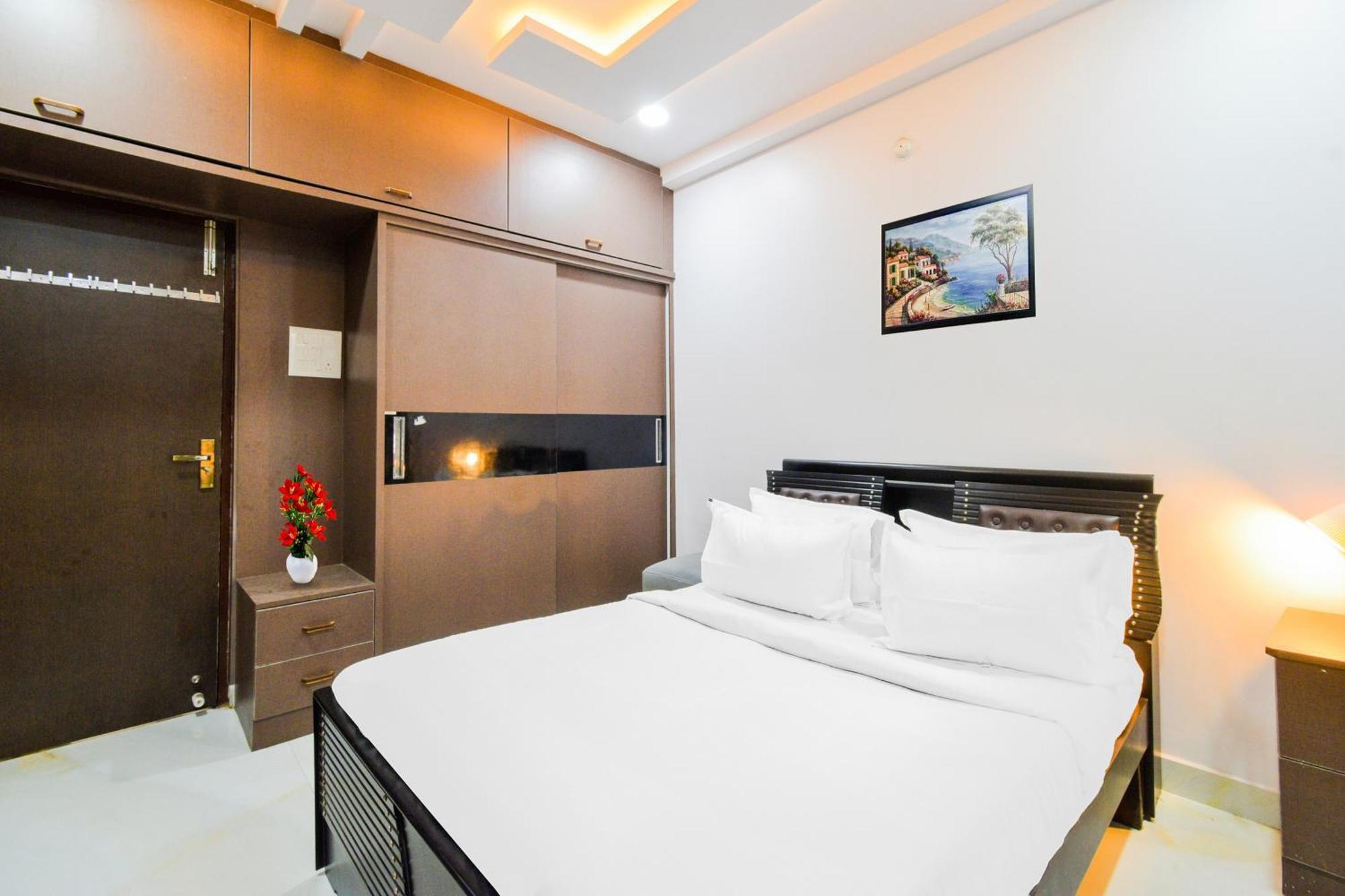 Palette Kondapur Hotel Hyderabad