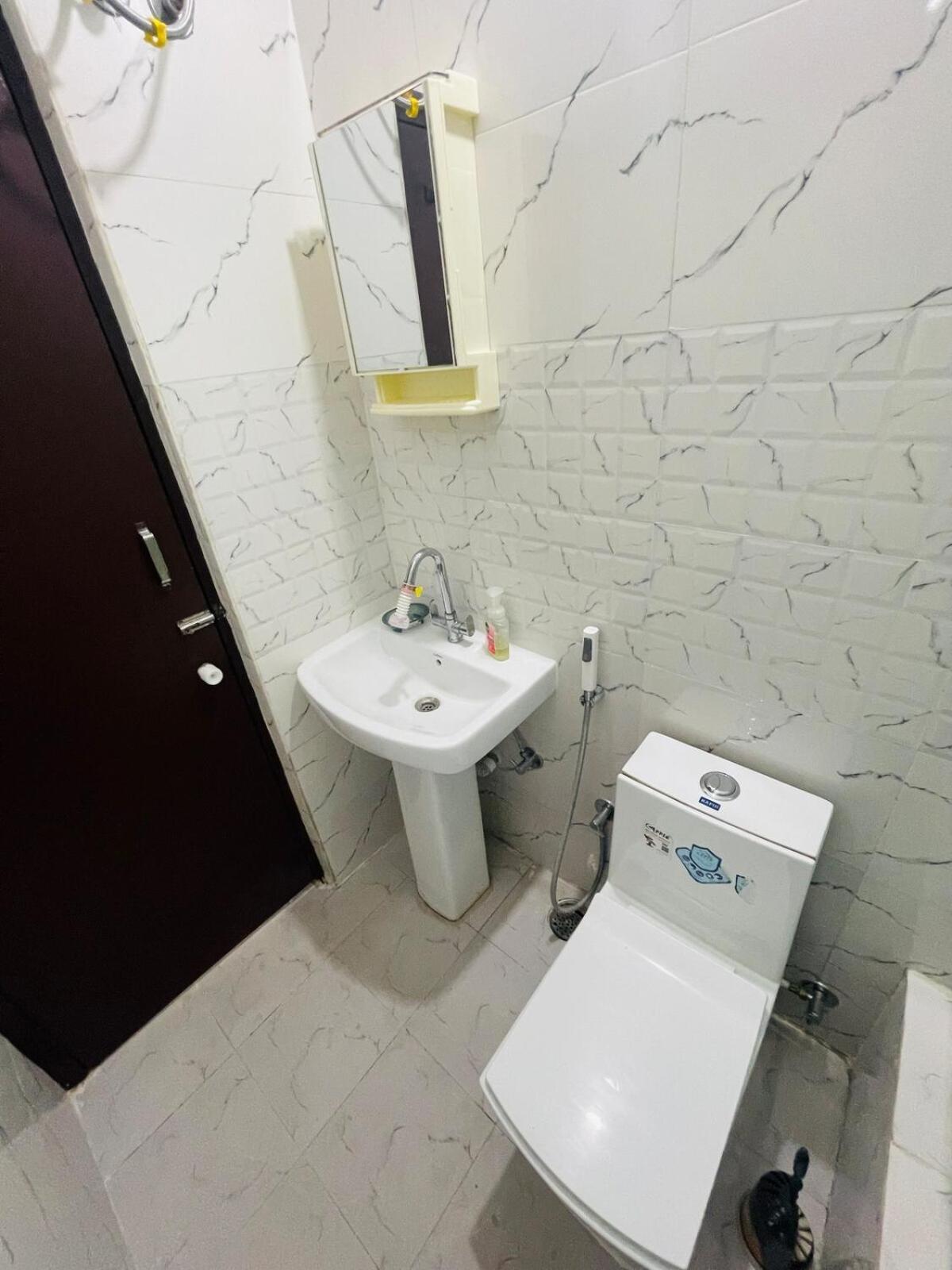 Apartment Kangaroo Comforts In Rajender Nagar *