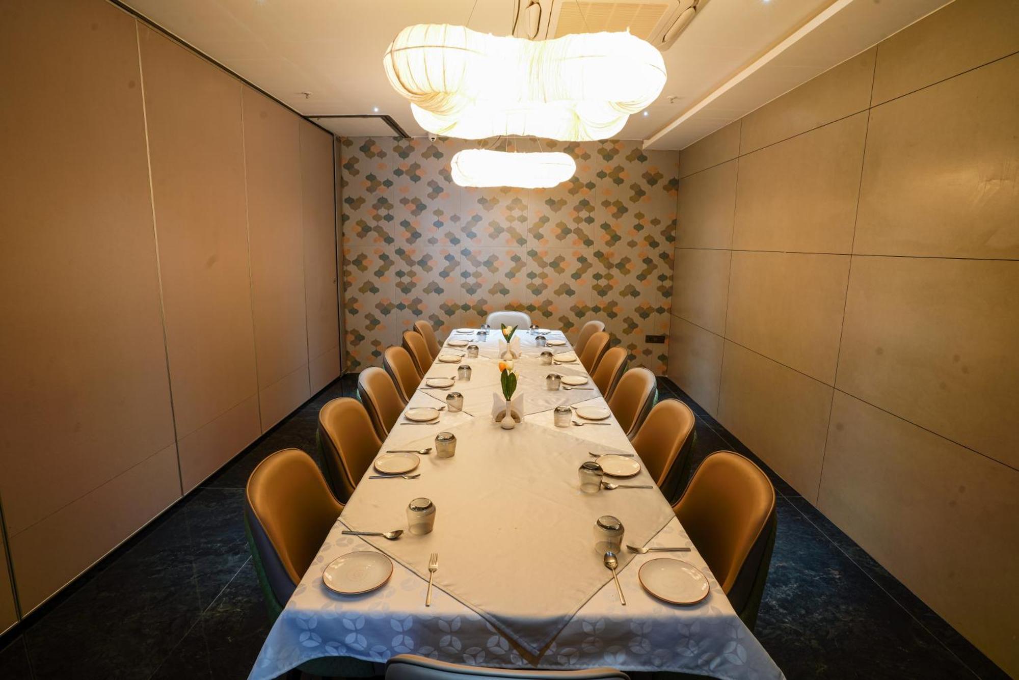 Hotel Tulips Grand 4*