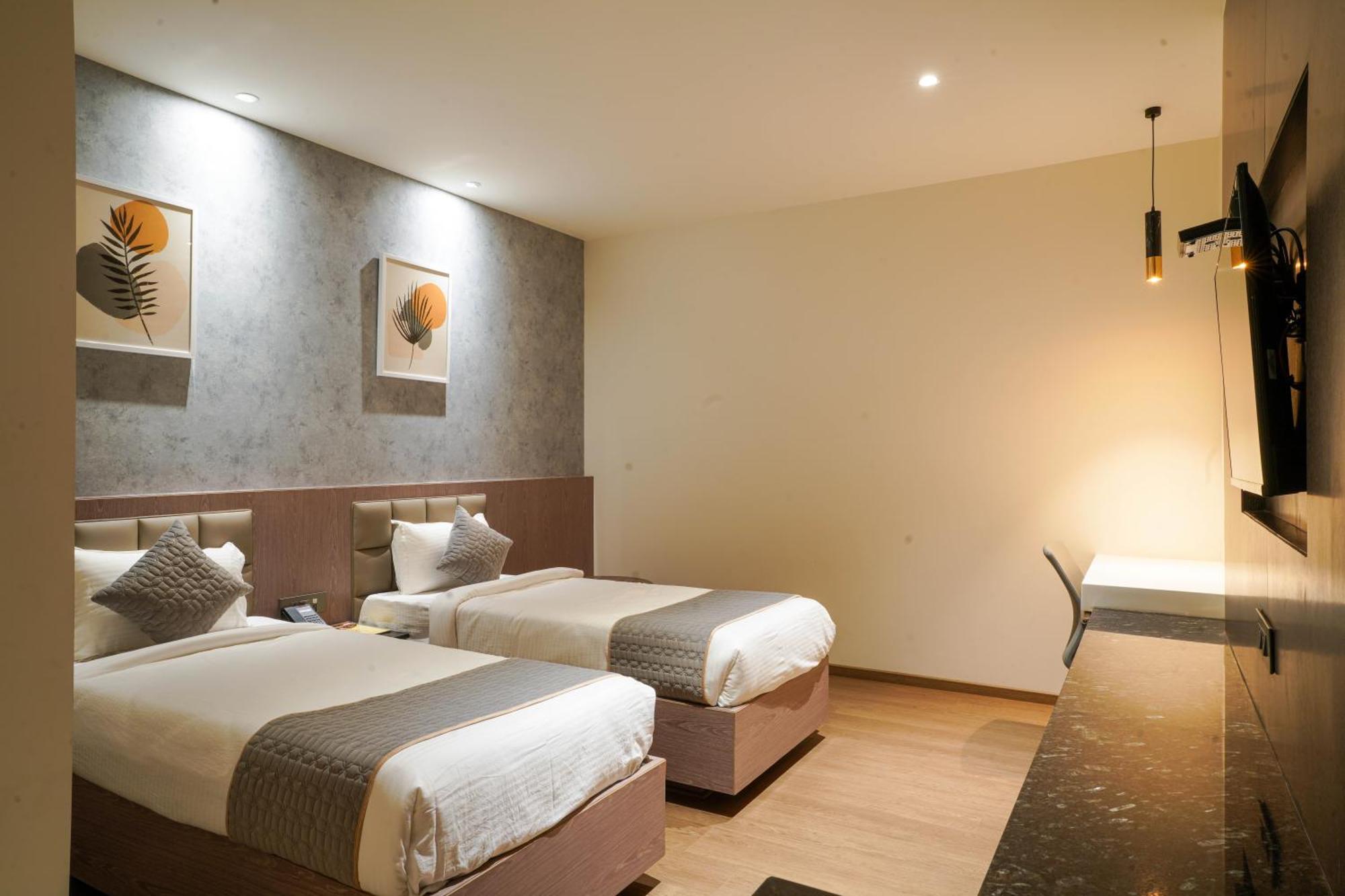 Tulips Grand 4* Hyderabad