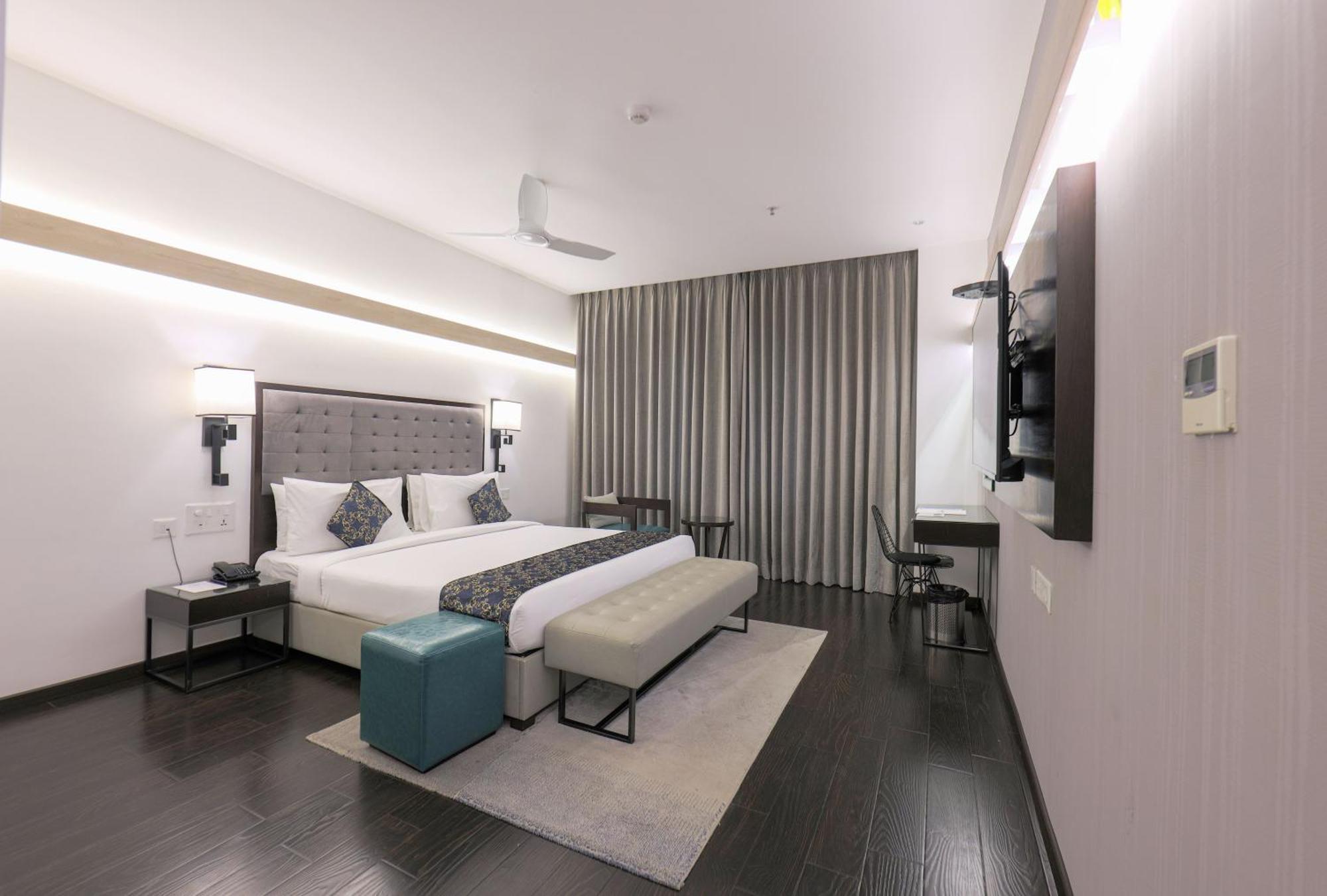 Deccan Serai Grande, Gachibowli, Hotel 4*