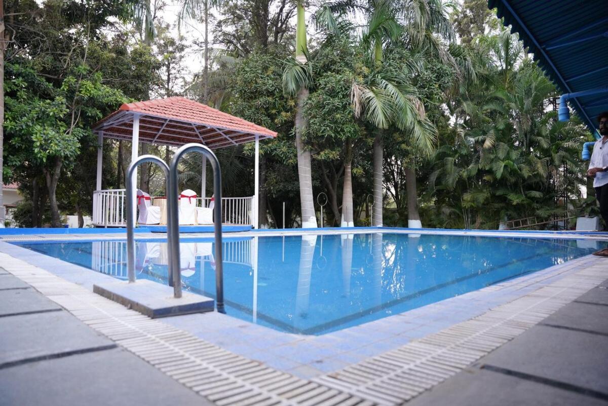La Casa Premium & Pool Hyderabad